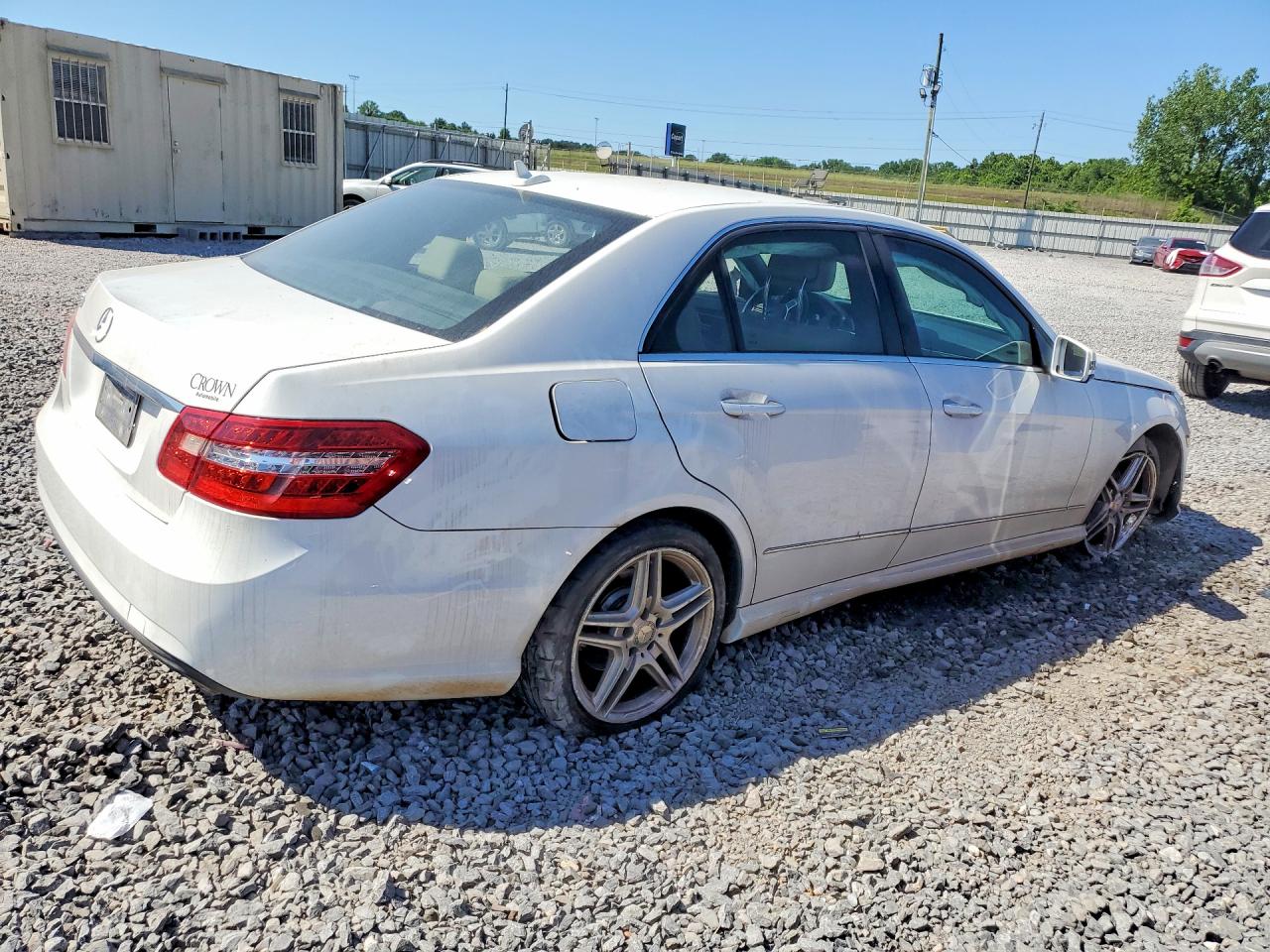 2013 Mercedes-benz E 350 White vin: WDDHF5KB8DA725834