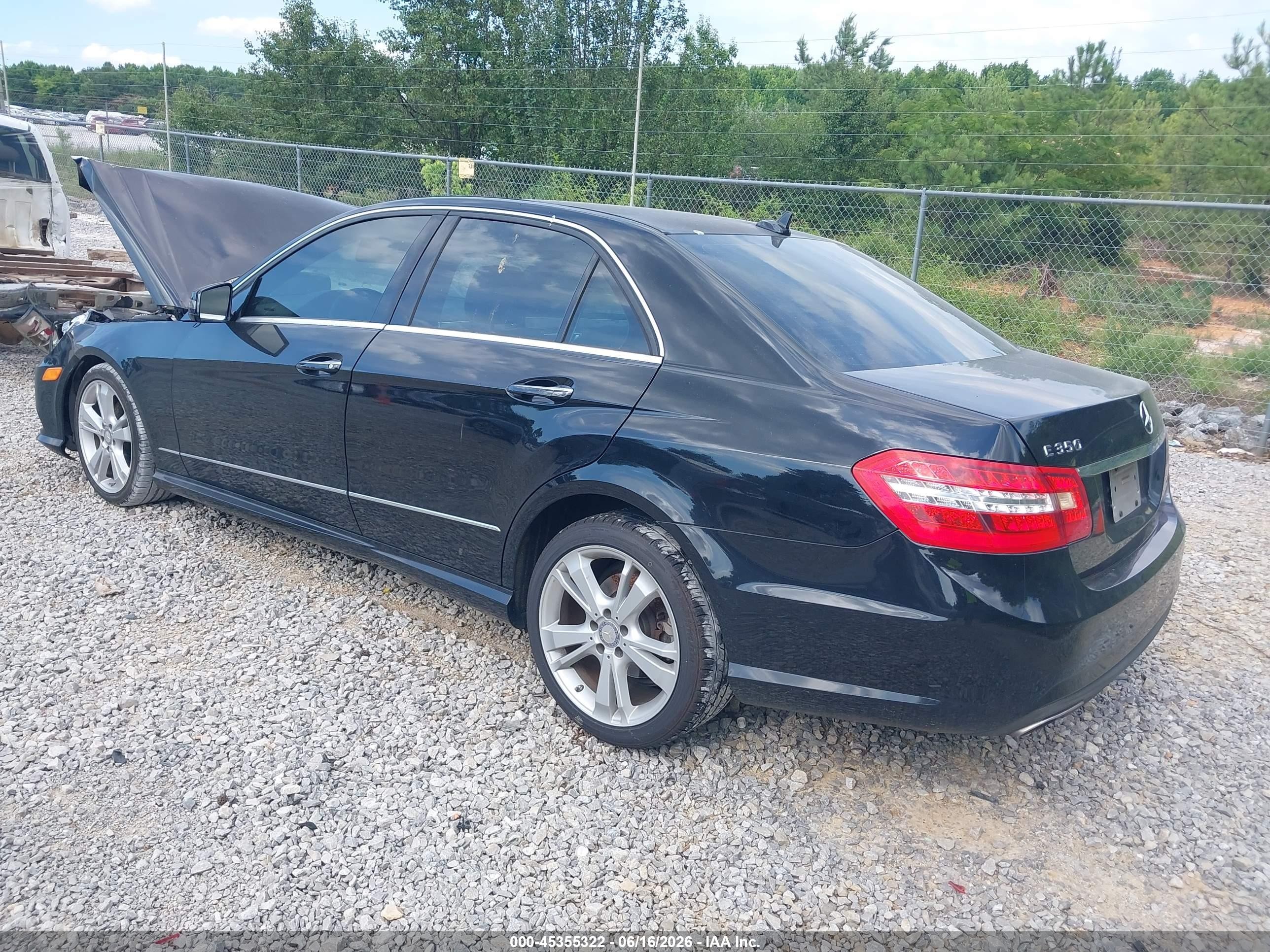2013 Mercedes-benz E 350   Black vin: WDDHF5KB8DA772409