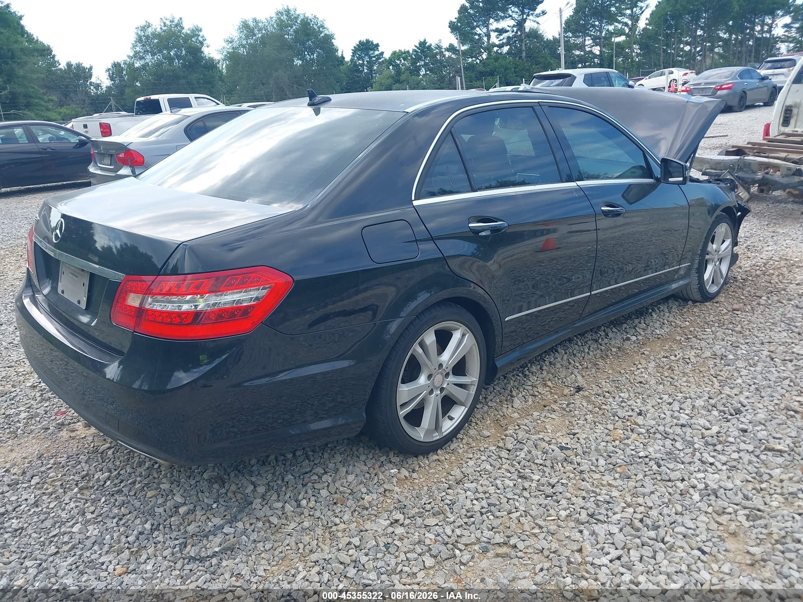 2013 Mercedes-benz E 350   Black vin: WDDHF5KB8DA772409