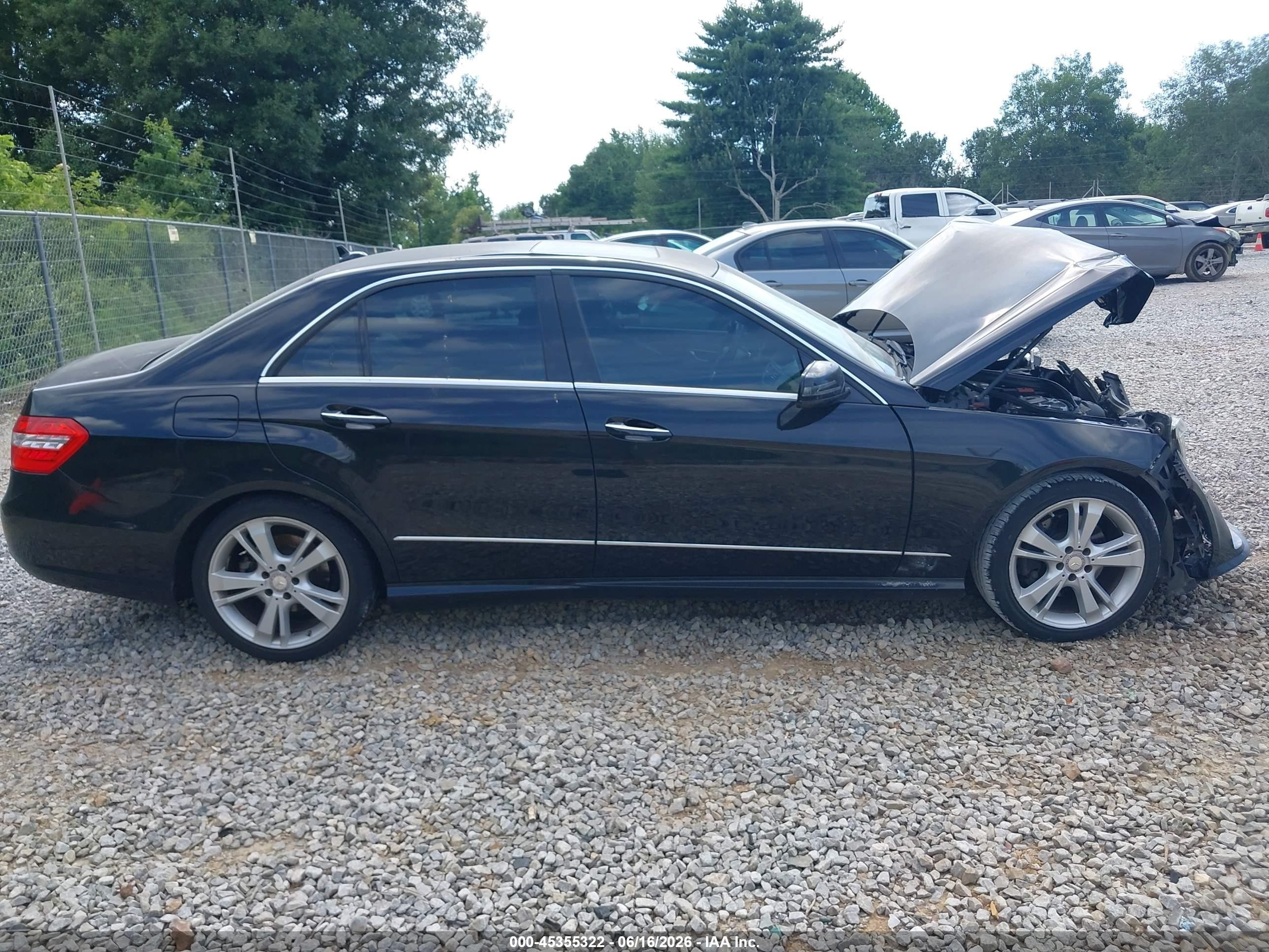 2013 Mercedes-benz E 350   Black vin: WDDHF5KB8DA772409