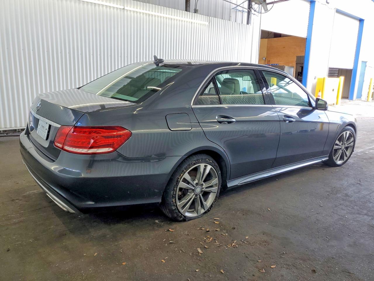2014 Mercedes-benz E 350 Gray vin: WDDHF5KB8EA802154