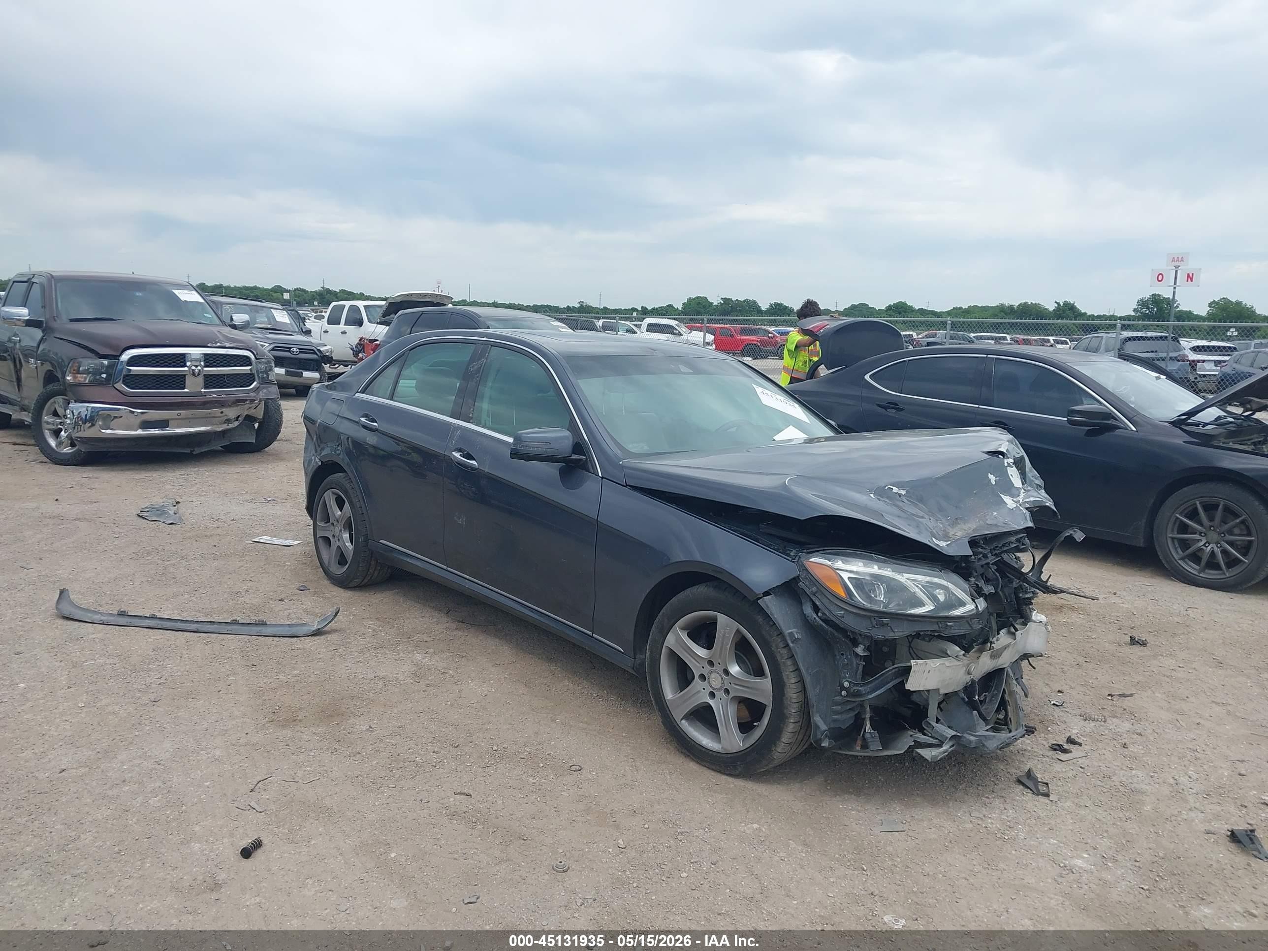 2014 Mercedes-benz E 350 Gray vin: WDDHF5KB8EA832982