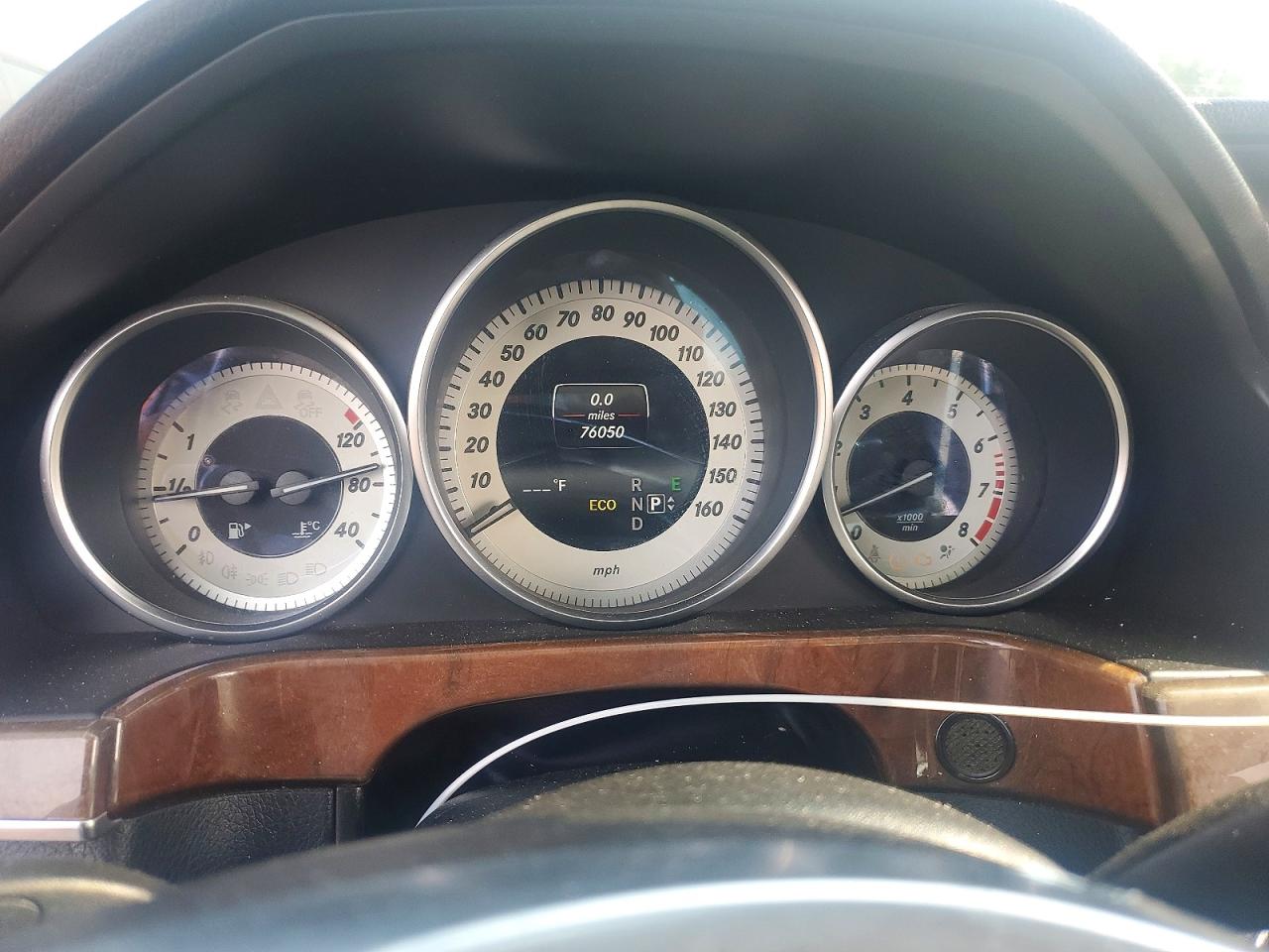 2014 Mercedes-benz E 350 Белый vin: WDDHF5KB8EA870020