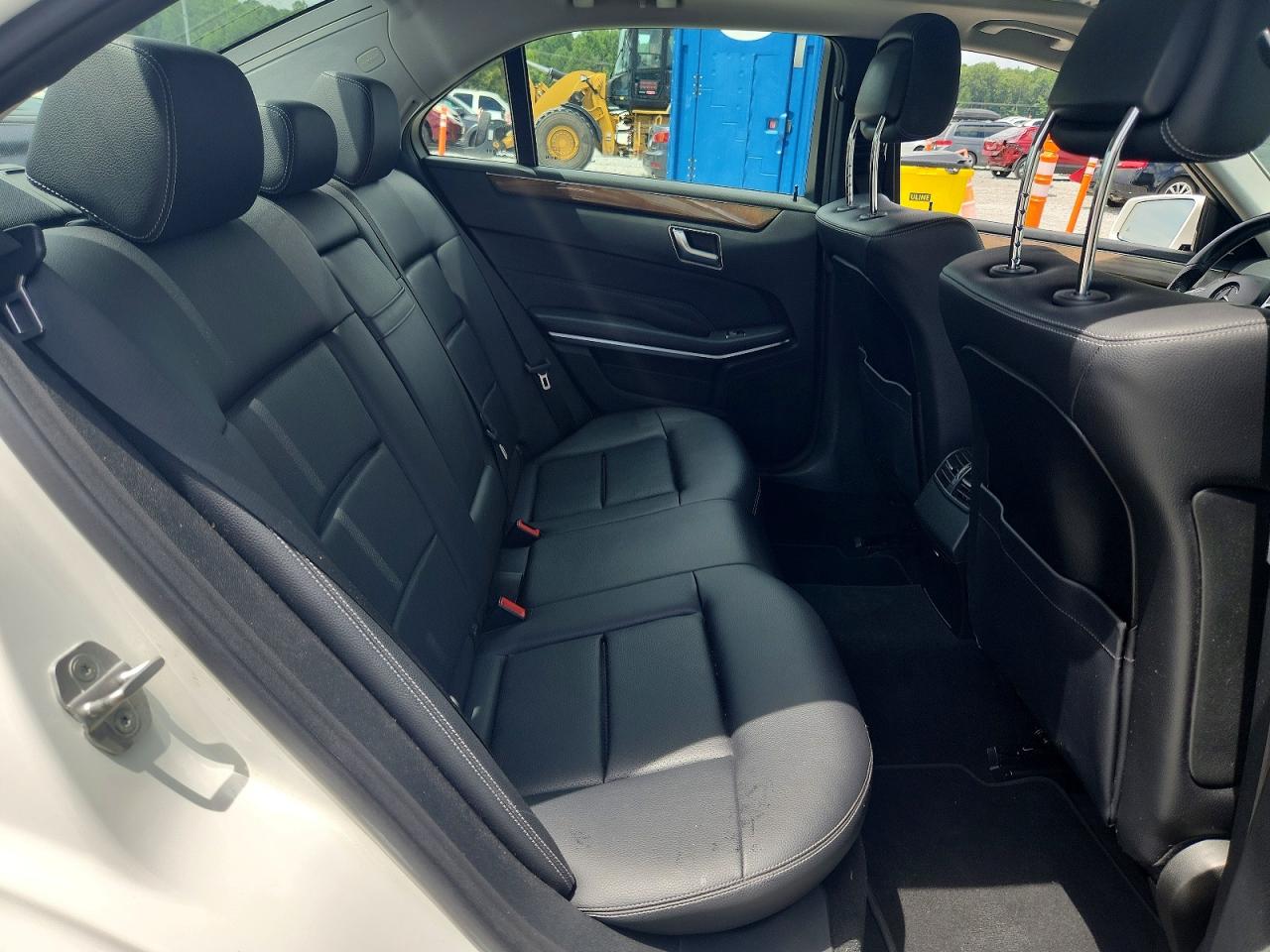 2014 Mercedes-benz E 350 White vin: WDDHF5KB8EA872804