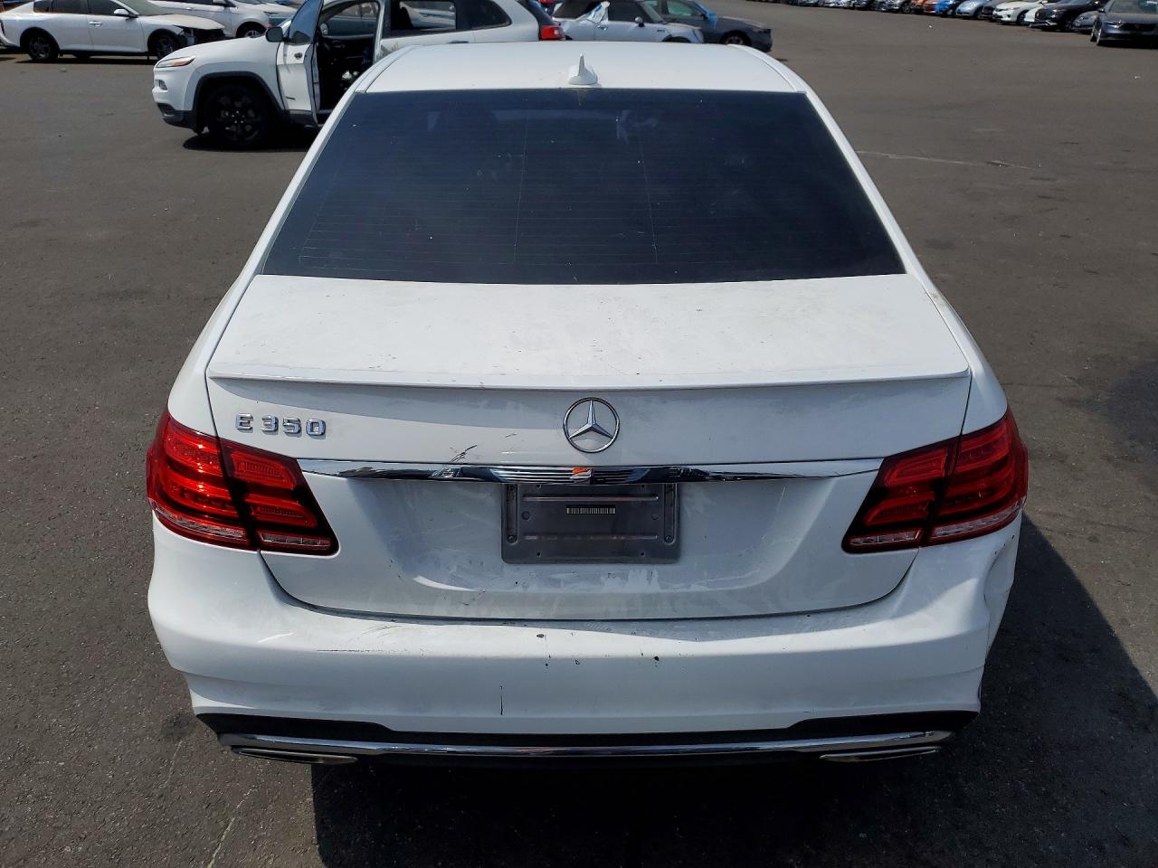 2014 Mercedes-benz E 350 White vin: WDDHF5KB8EA924979