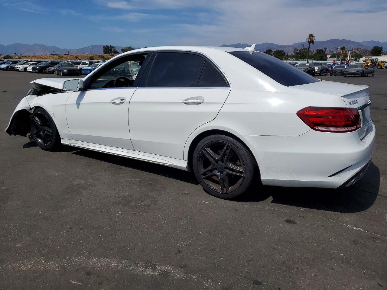 2014 Mercedes-benz E 350 White vin: WDDHF5KB8EA924979