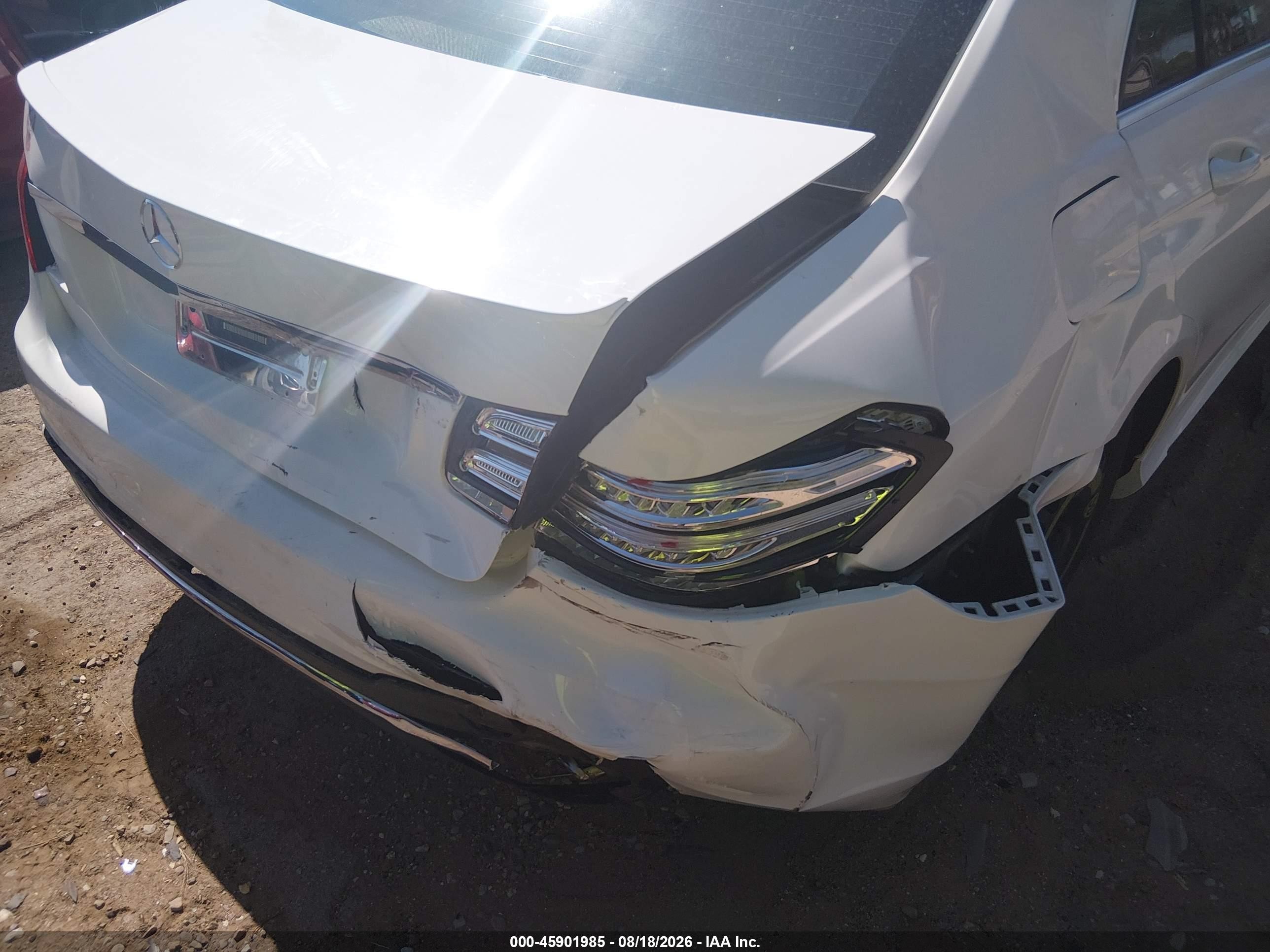 2014 Mercedes-benz E 350   White vin: WDDHF5KB8EA972319