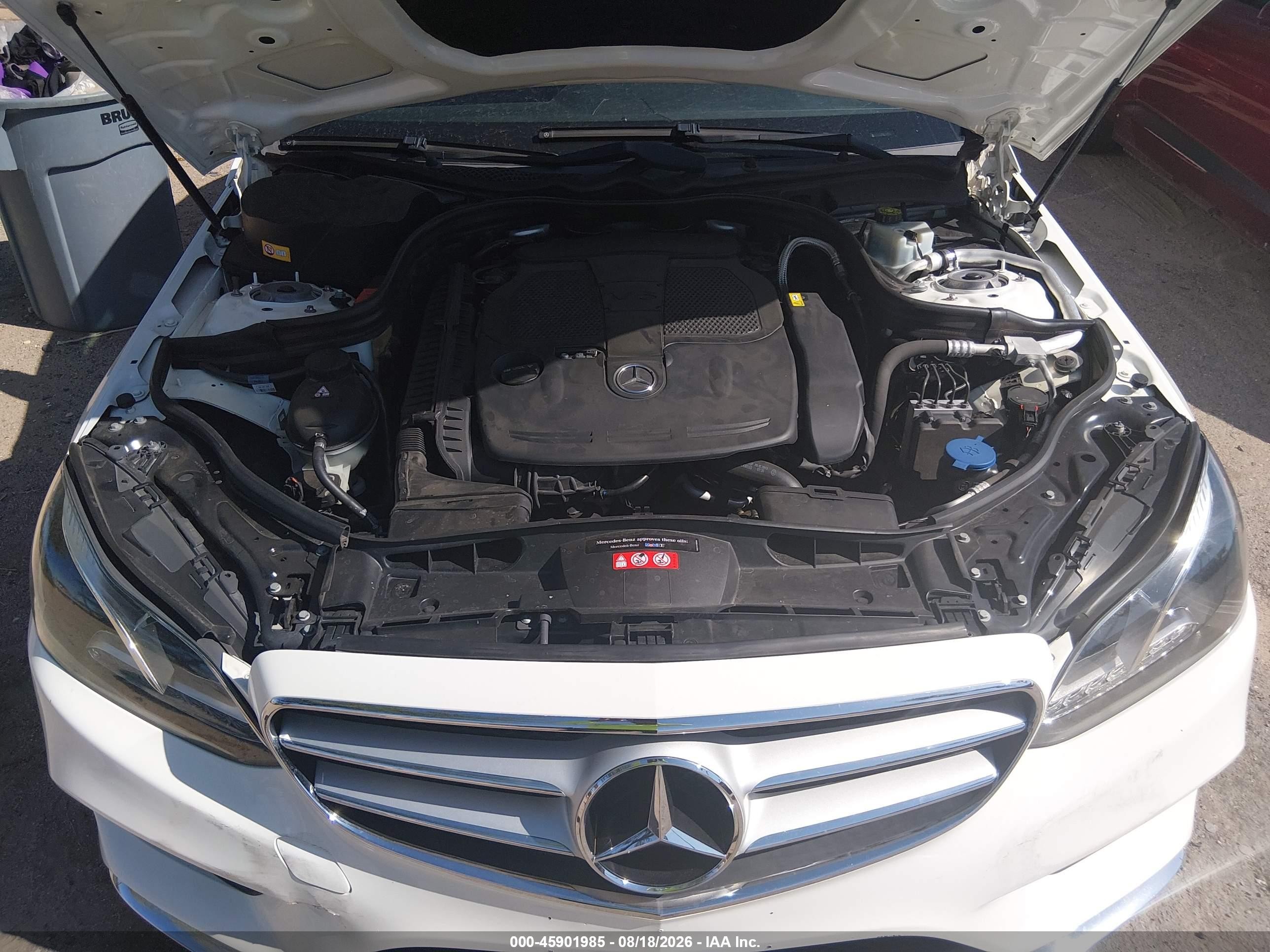 2014 Mercedes-benz E 350   White vin: WDDHF5KB8EA972319