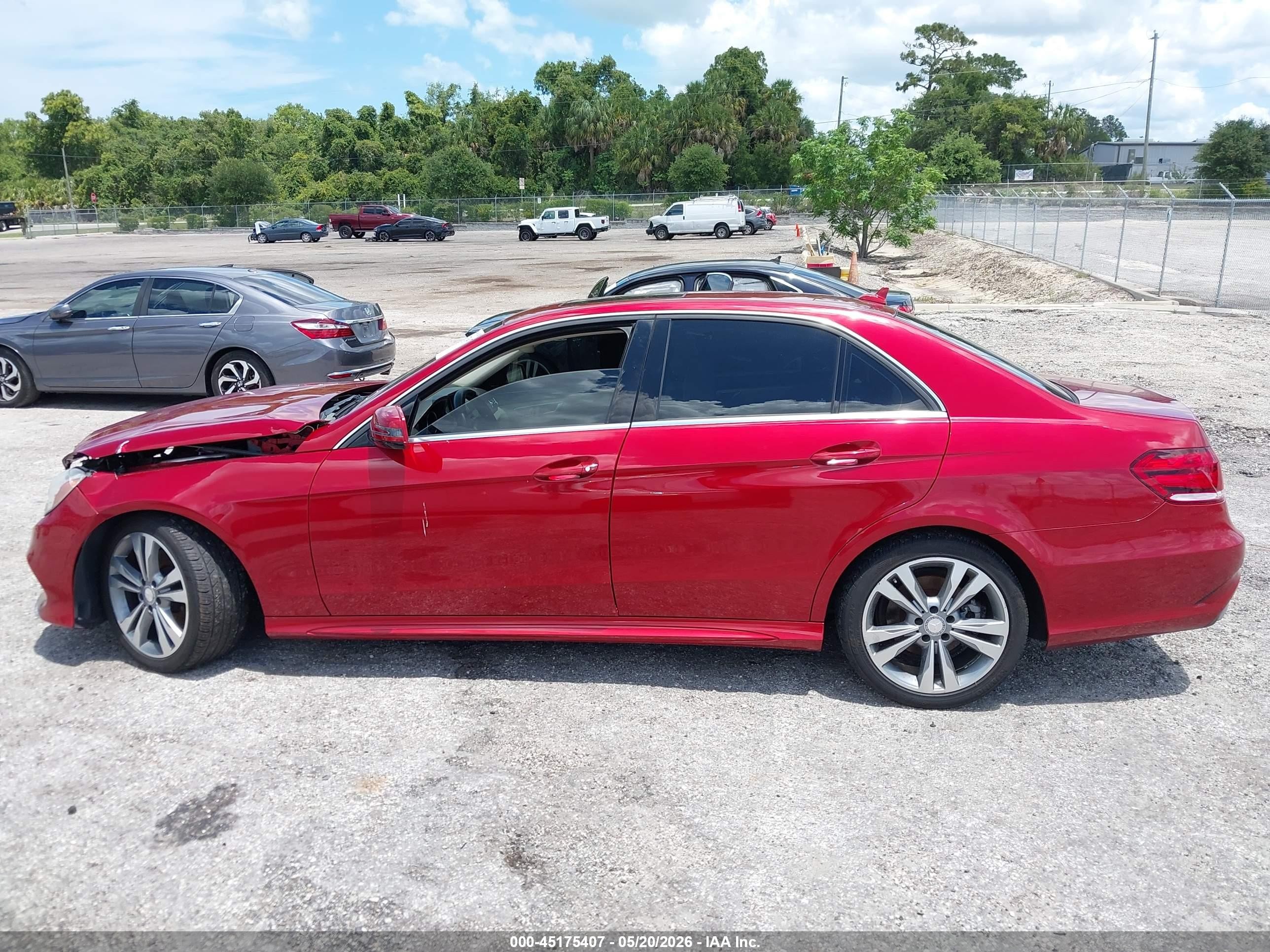 2014 Mercedes-benz E 350   Red vin: WDDHF5KB8EA974684