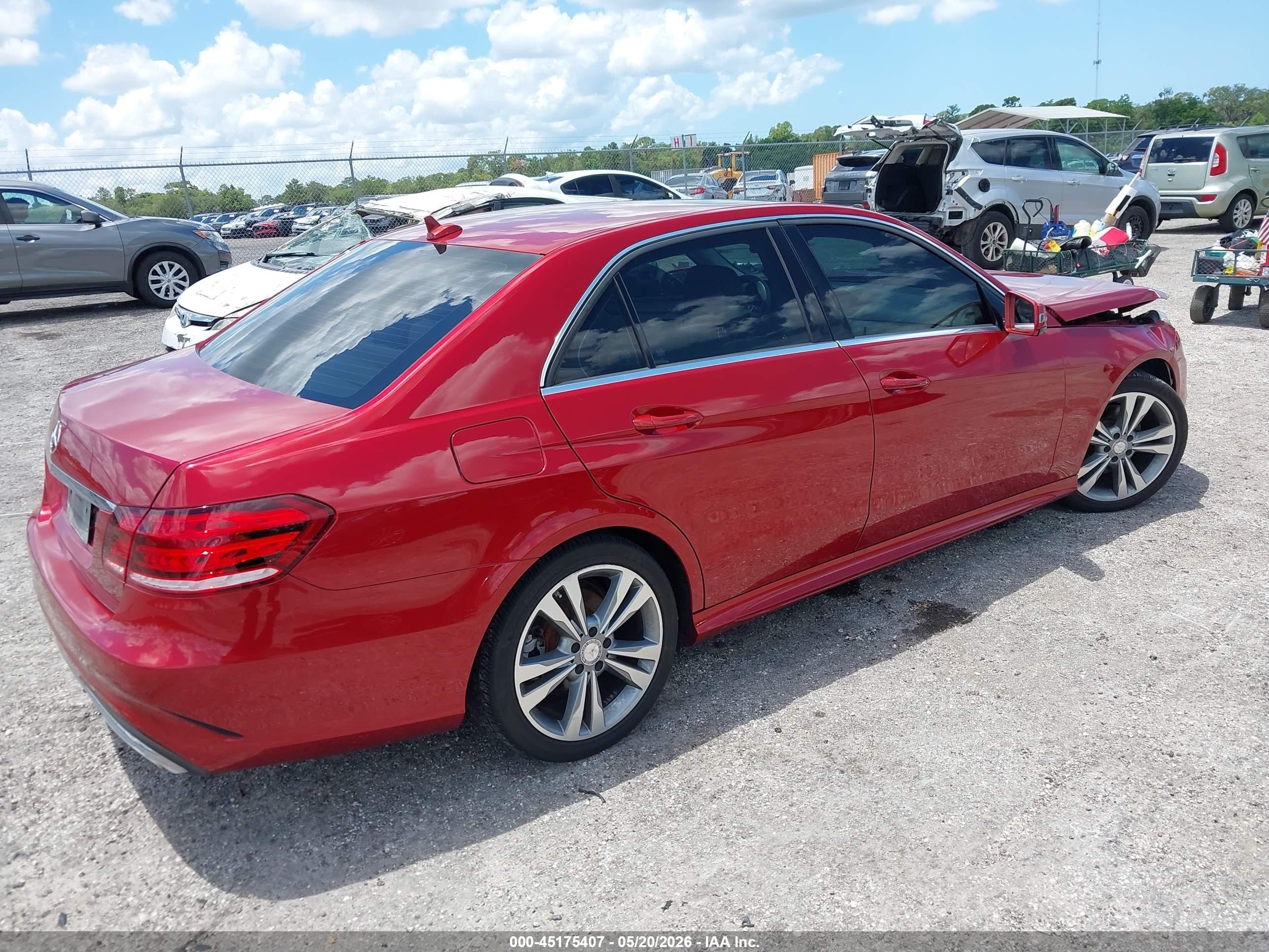 2014 Mercedes-benz E 350   Red vin: WDDHF5KB8EA974684