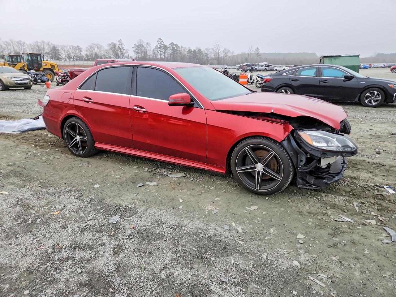 2014 Mercedes-benz E 350 Красный vin: WDDHF5KB8EA978847