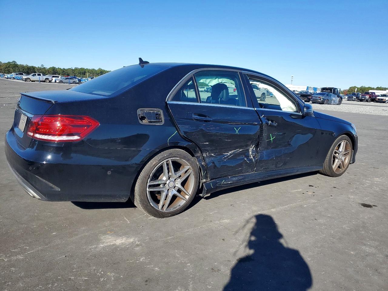 2014 Mercedes-benz E 350 Black vin: WDDHF5KB8EA996829