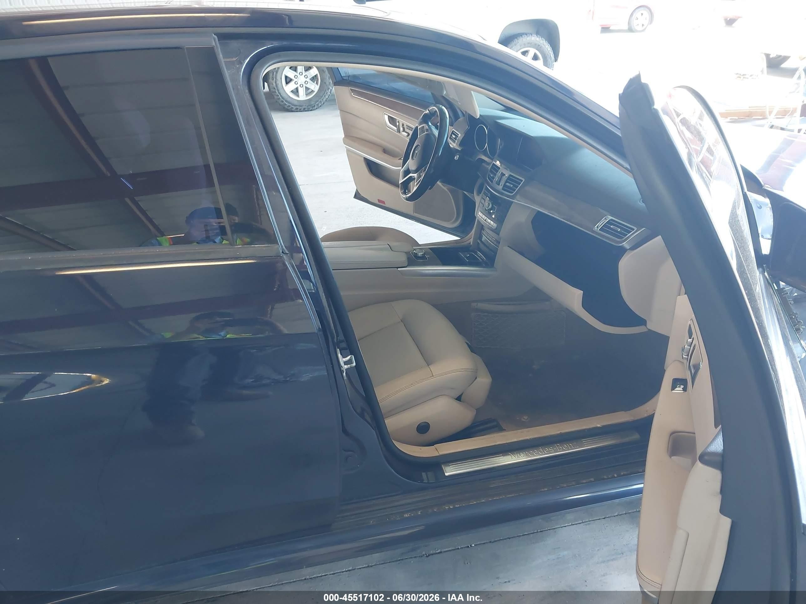 2014 Mercedes-benz E 350   Blue vin: WDDHF5KB8EB000214