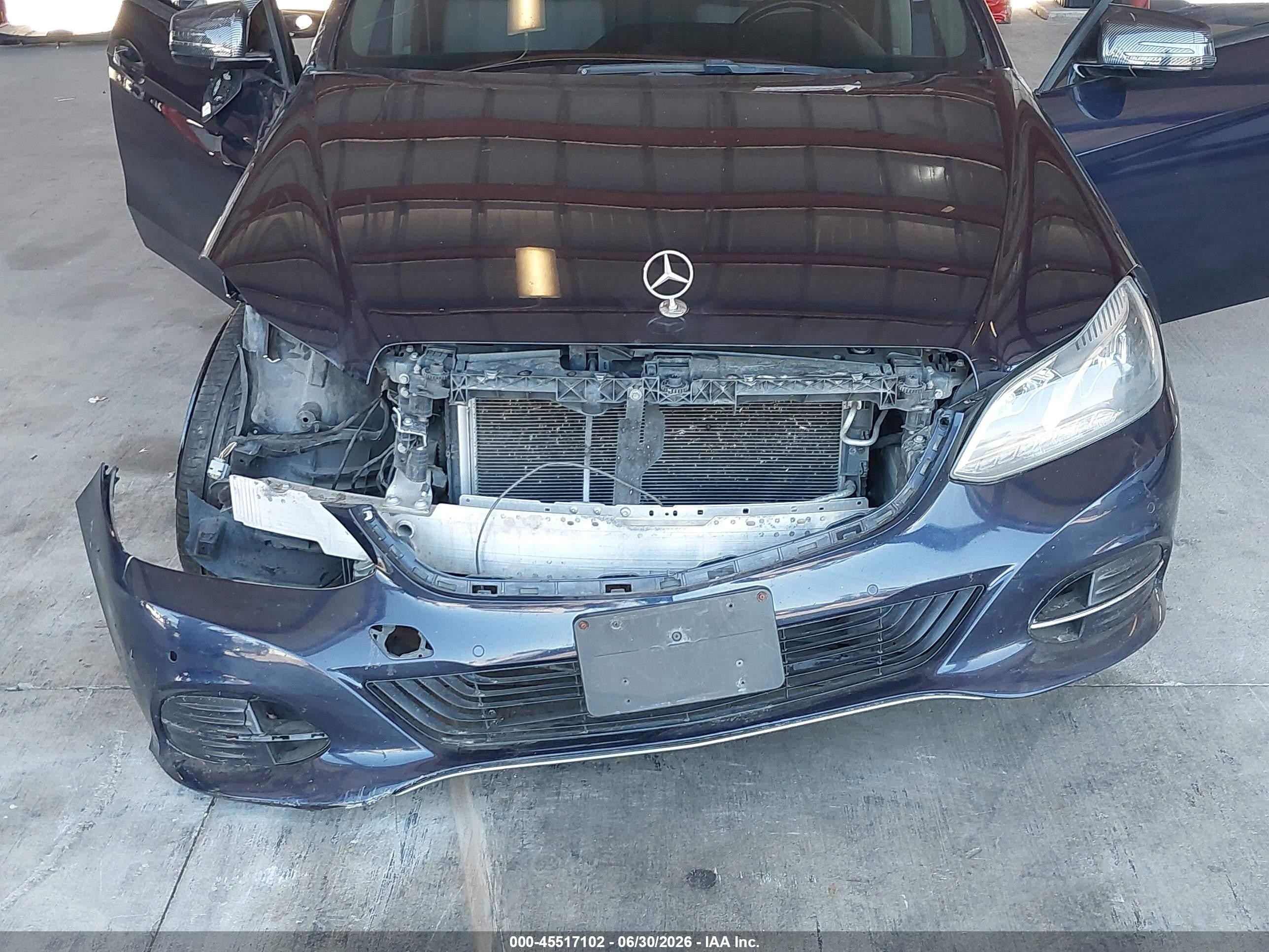 2014 Mercedes-benz E 350   Blue vin: WDDHF5KB8EB000214