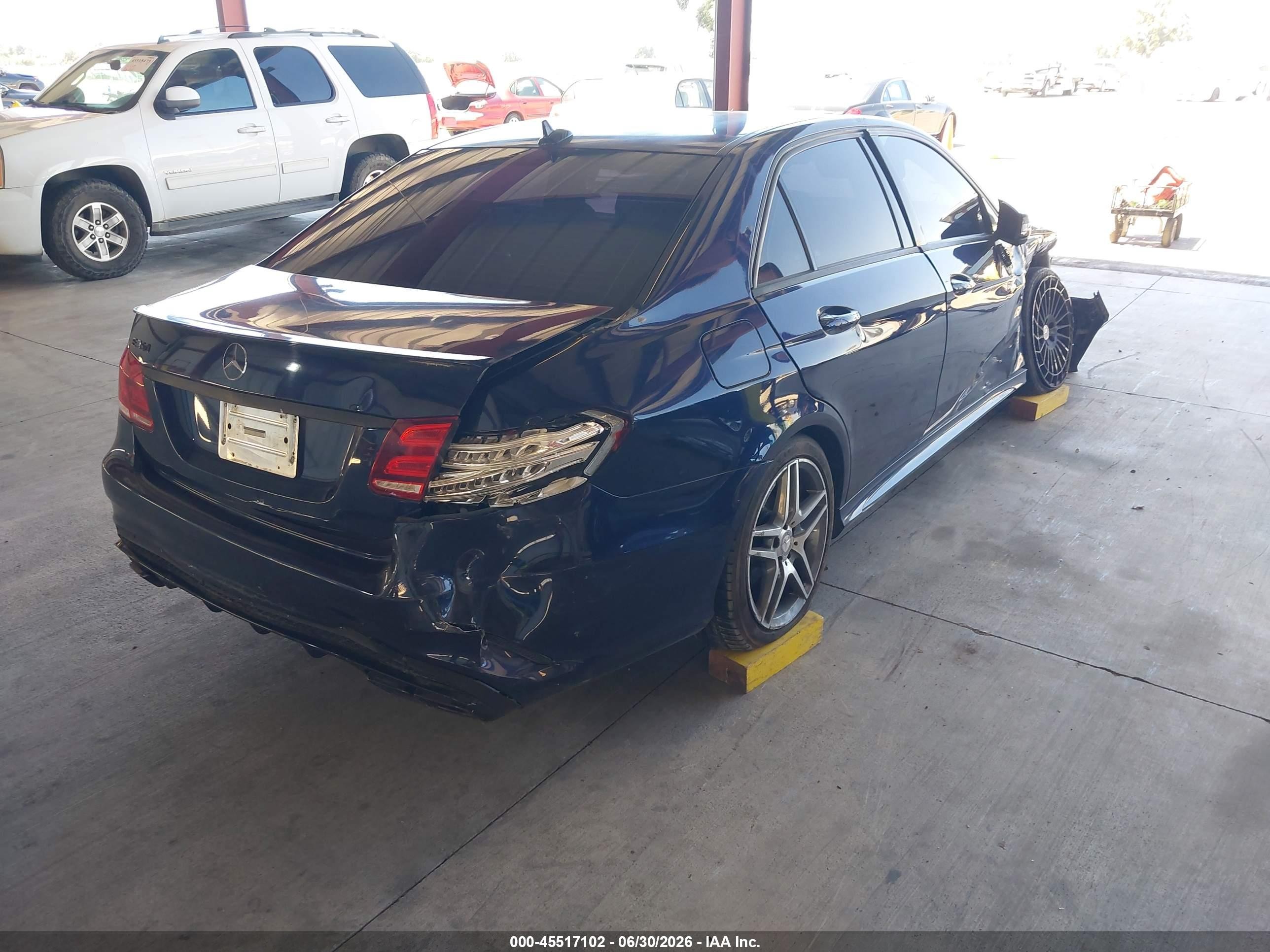 2014 Mercedes-benz E 350   Blue vin: WDDHF5KB8EB000214