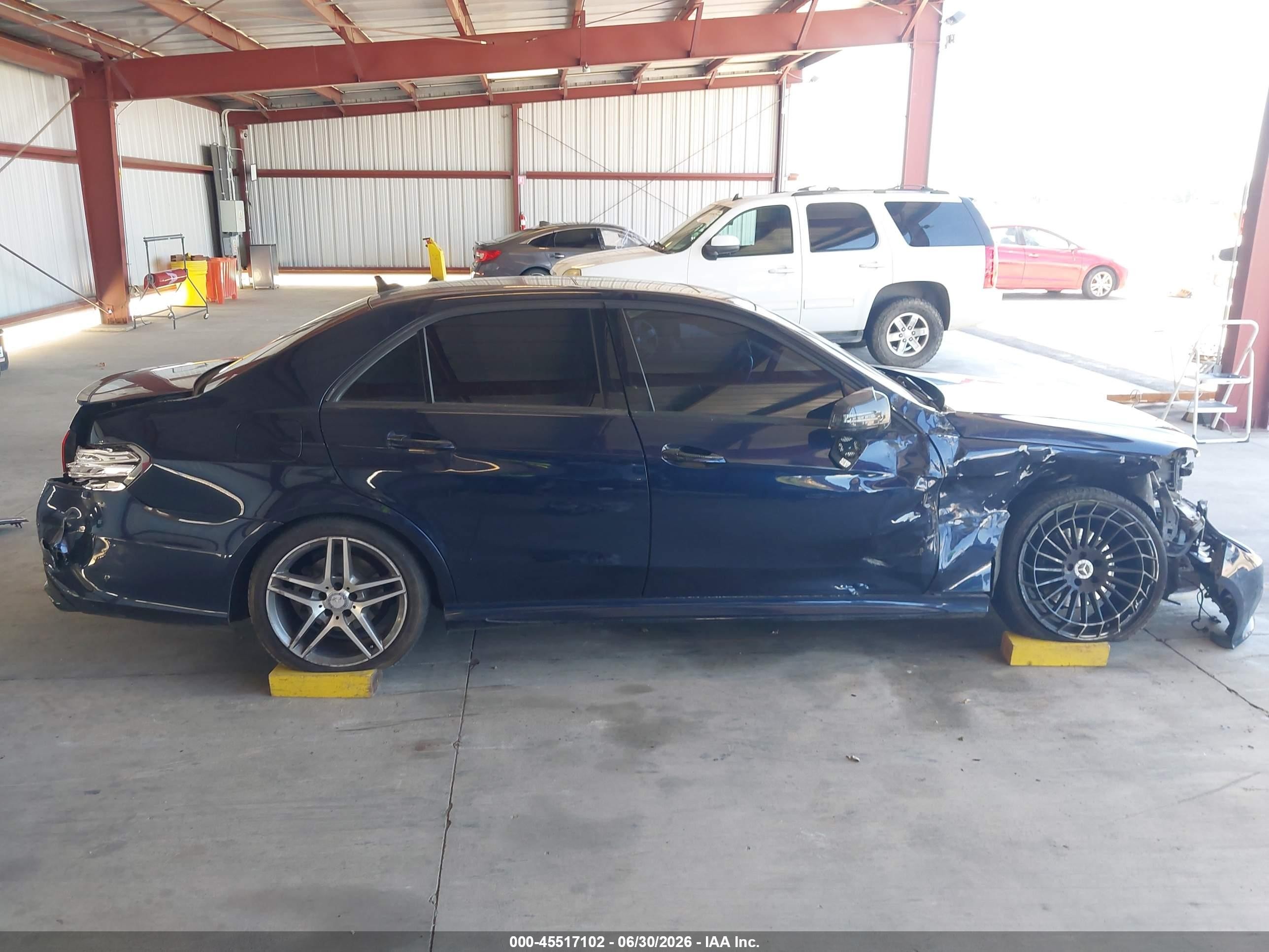 2014 Mercedes-benz E 350   Blue vin: WDDHF5KB8EB000214