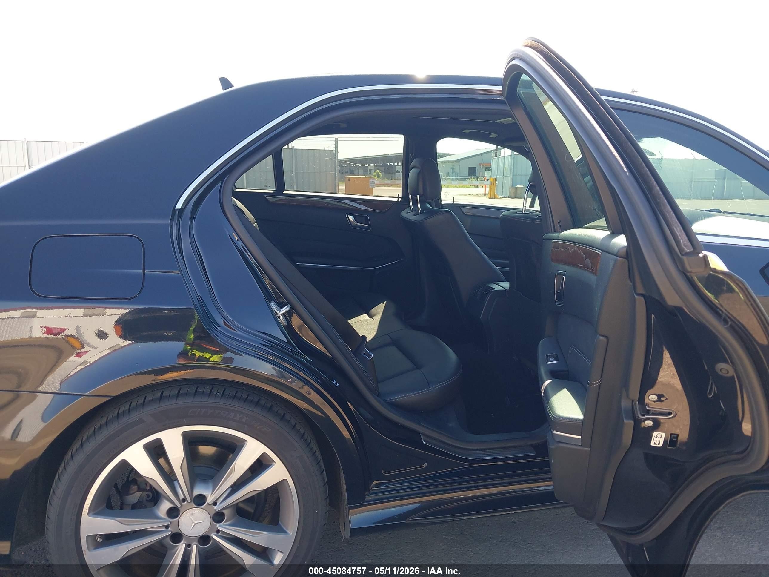 2014 Mercedes-benz E 350   Black vin: WDDHF5KB8EB010855