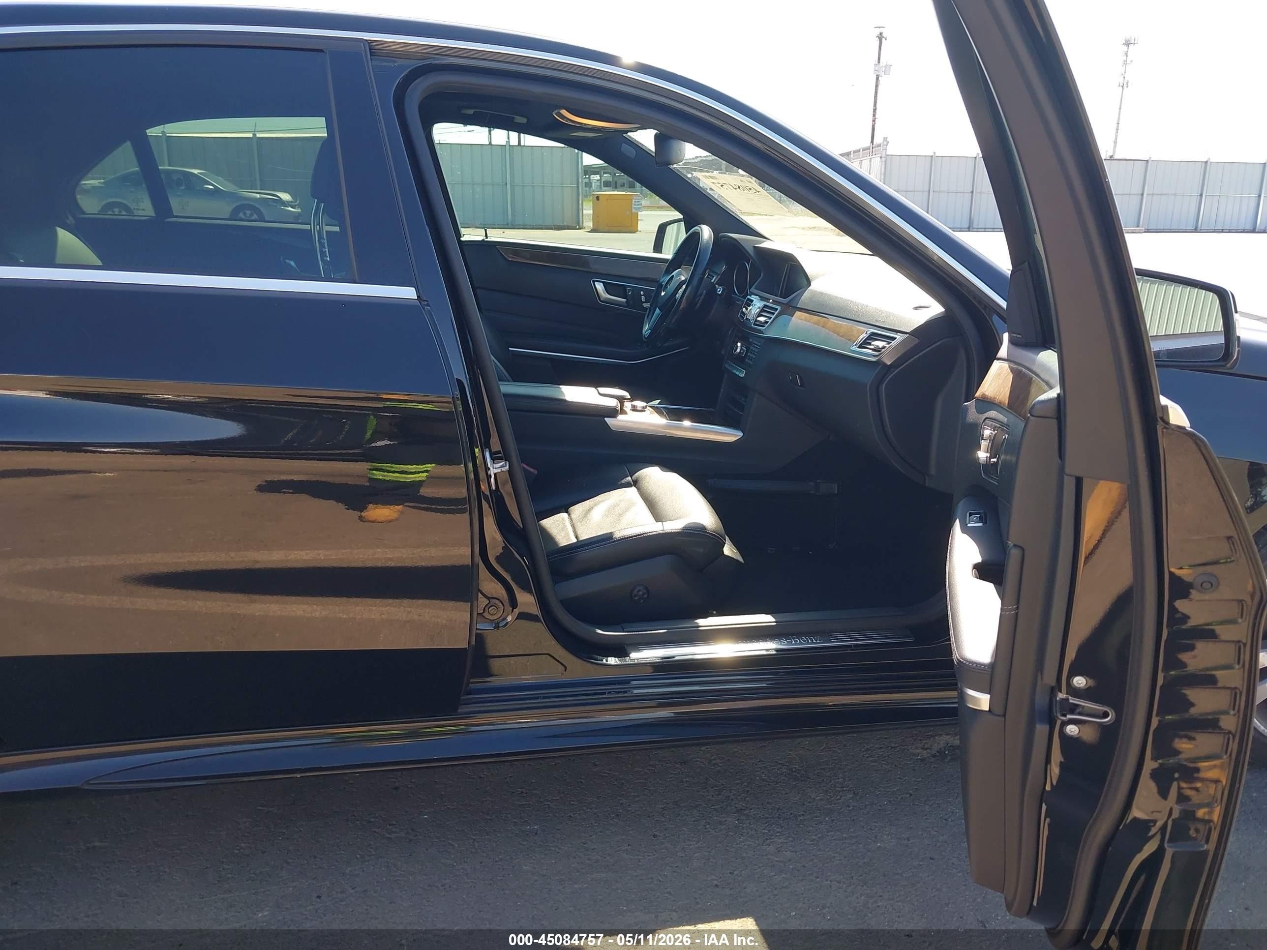 2014 Mercedes-benz E 350   Black vin: WDDHF5KB8EB010855