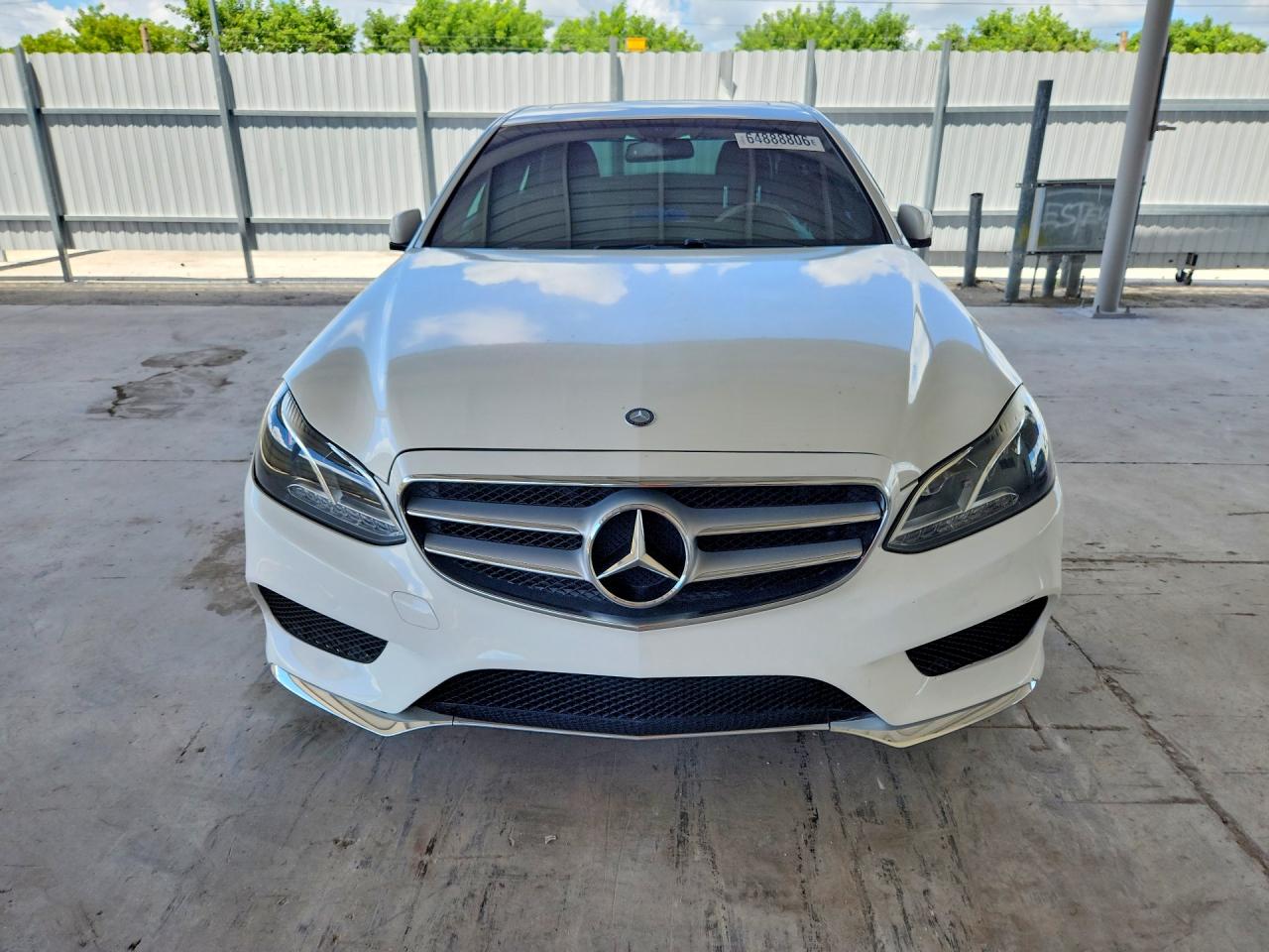 2015 Mercedes-benz E 350 White vin: WDDHF5KB8FB097237