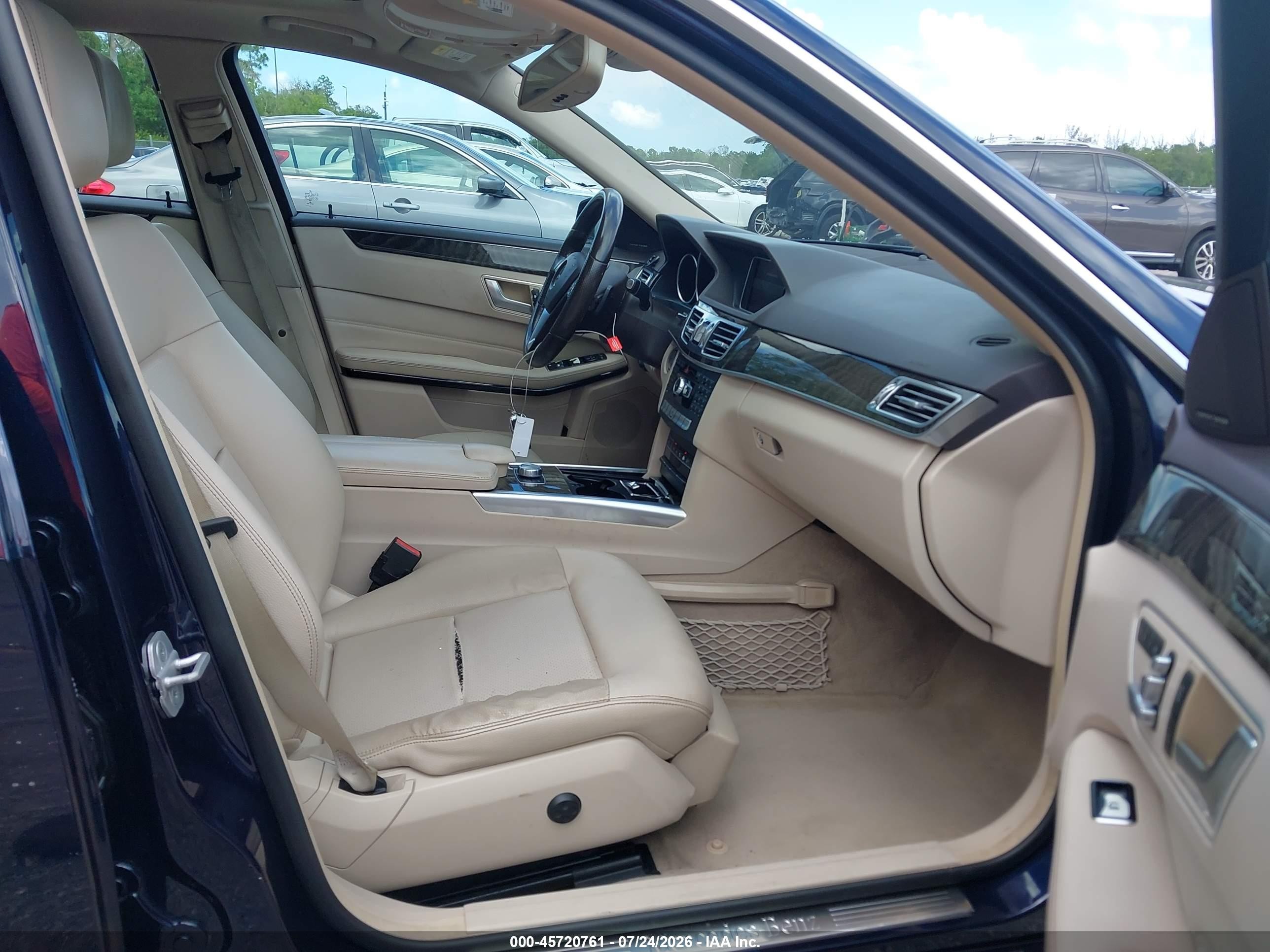 2015 Mercedes-benz E 350   Синий vin: WDDHF5KB8FB122797