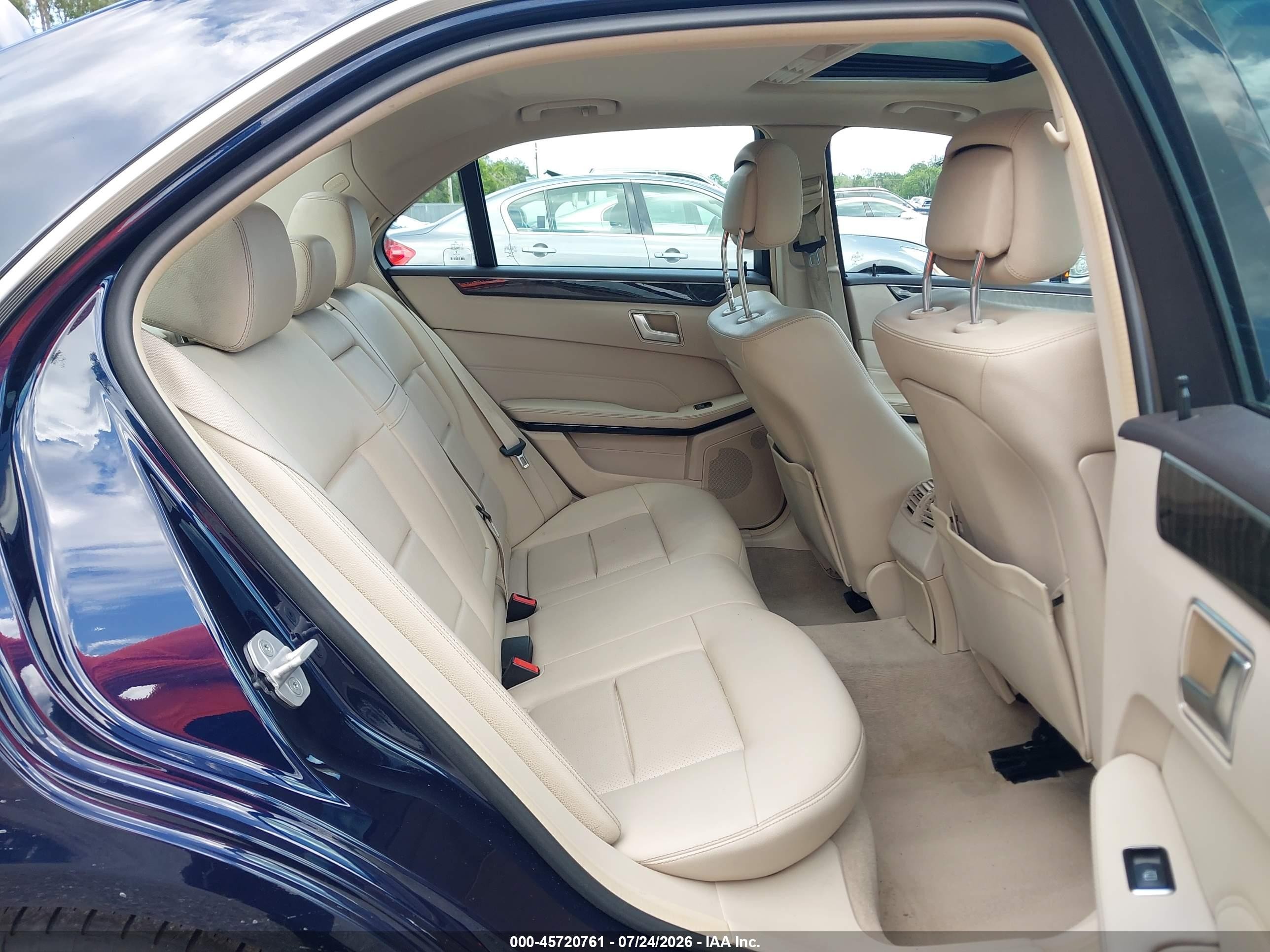 2015 Mercedes-benz E 350   Синий vin: WDDHF5KB8FB122797