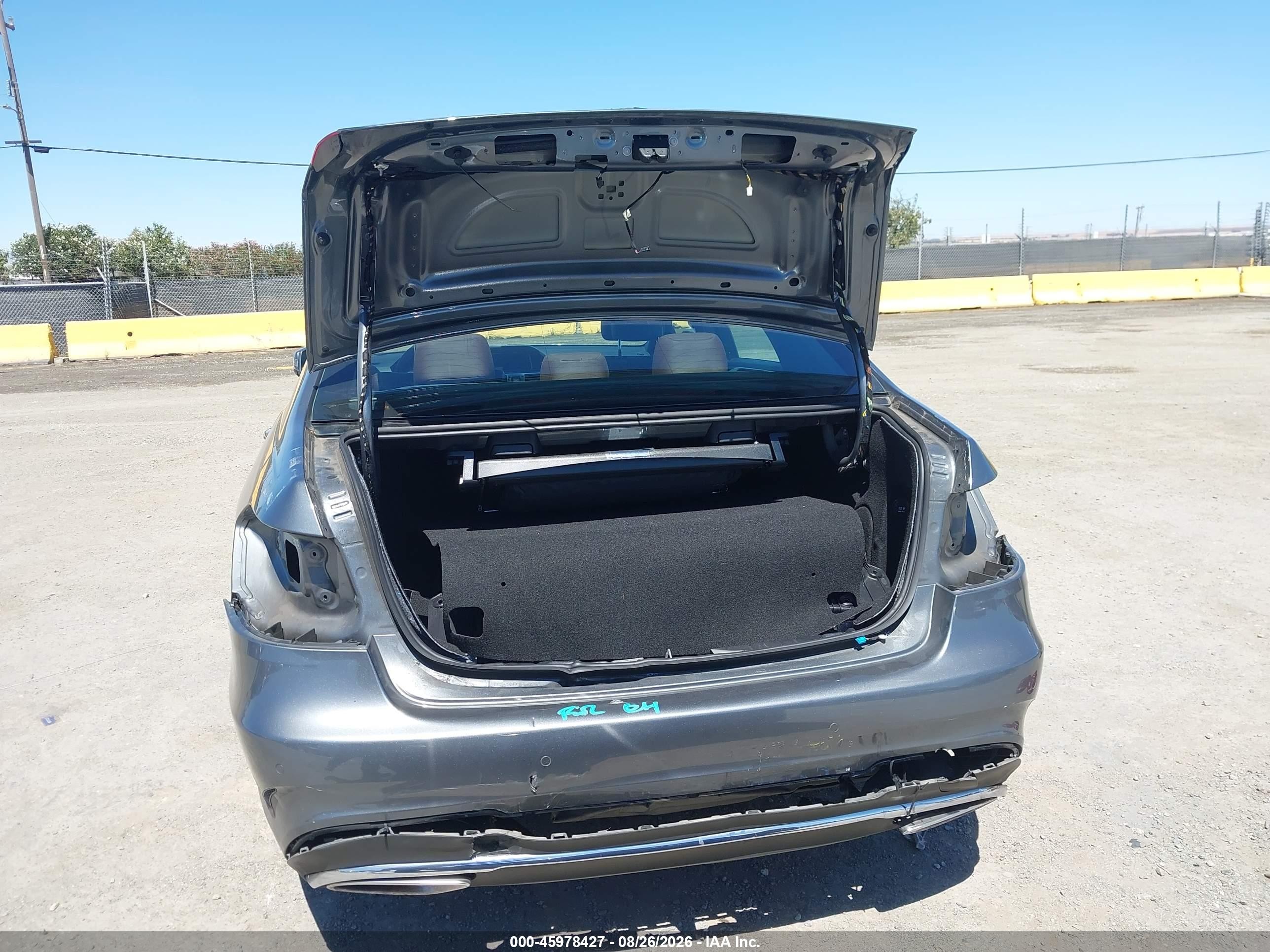 2016 Mercedes-benz E 350   Серый vin: WDDHF5KB8GB306350