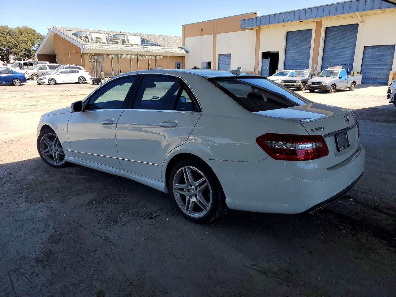 2012 Mercedes-benz E 350 White vin: WDDHF5KB9CA568670