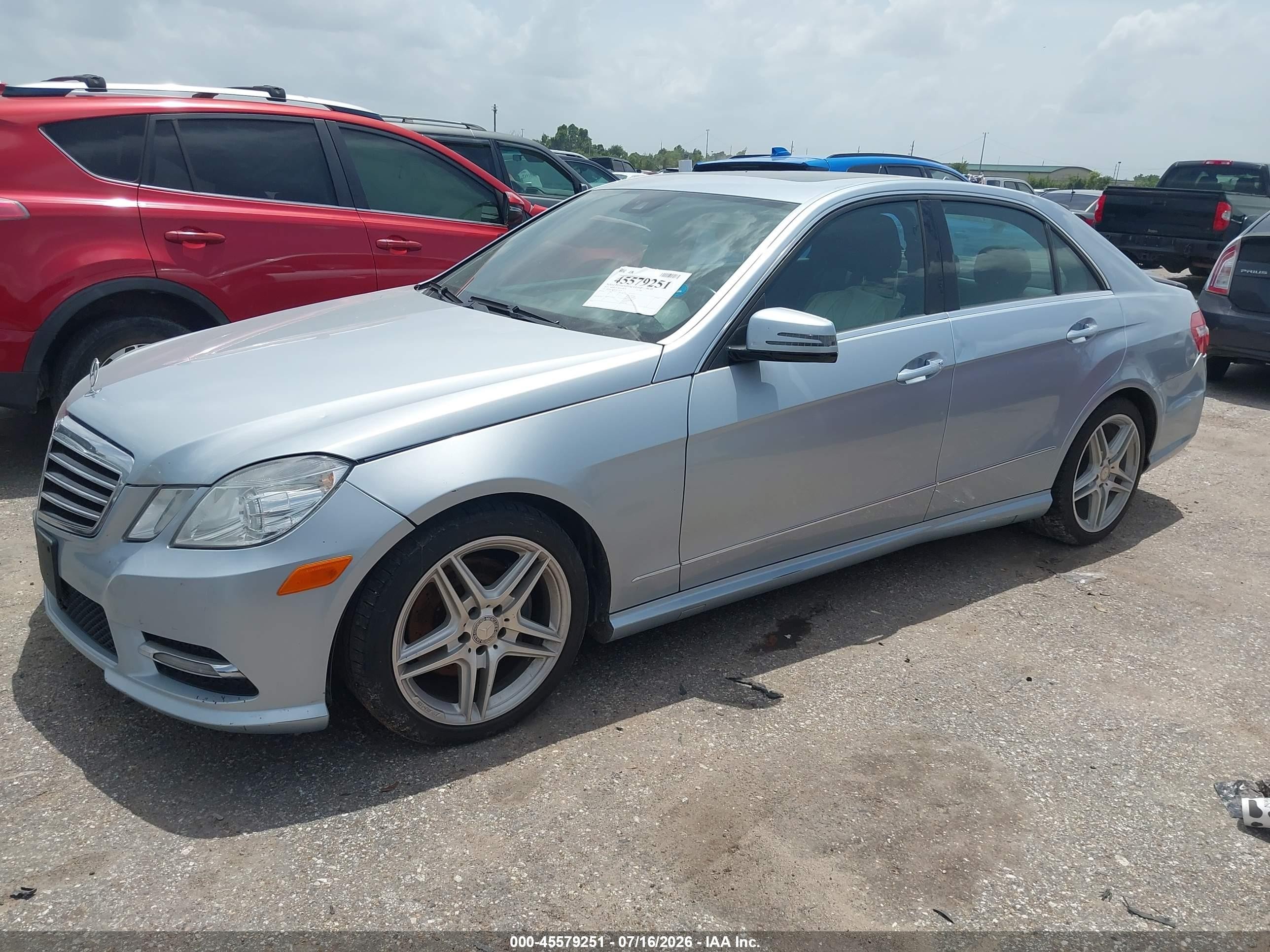 2013 Mercedes-benz E 350   Синий vin: WDDHF5KB9DA725759