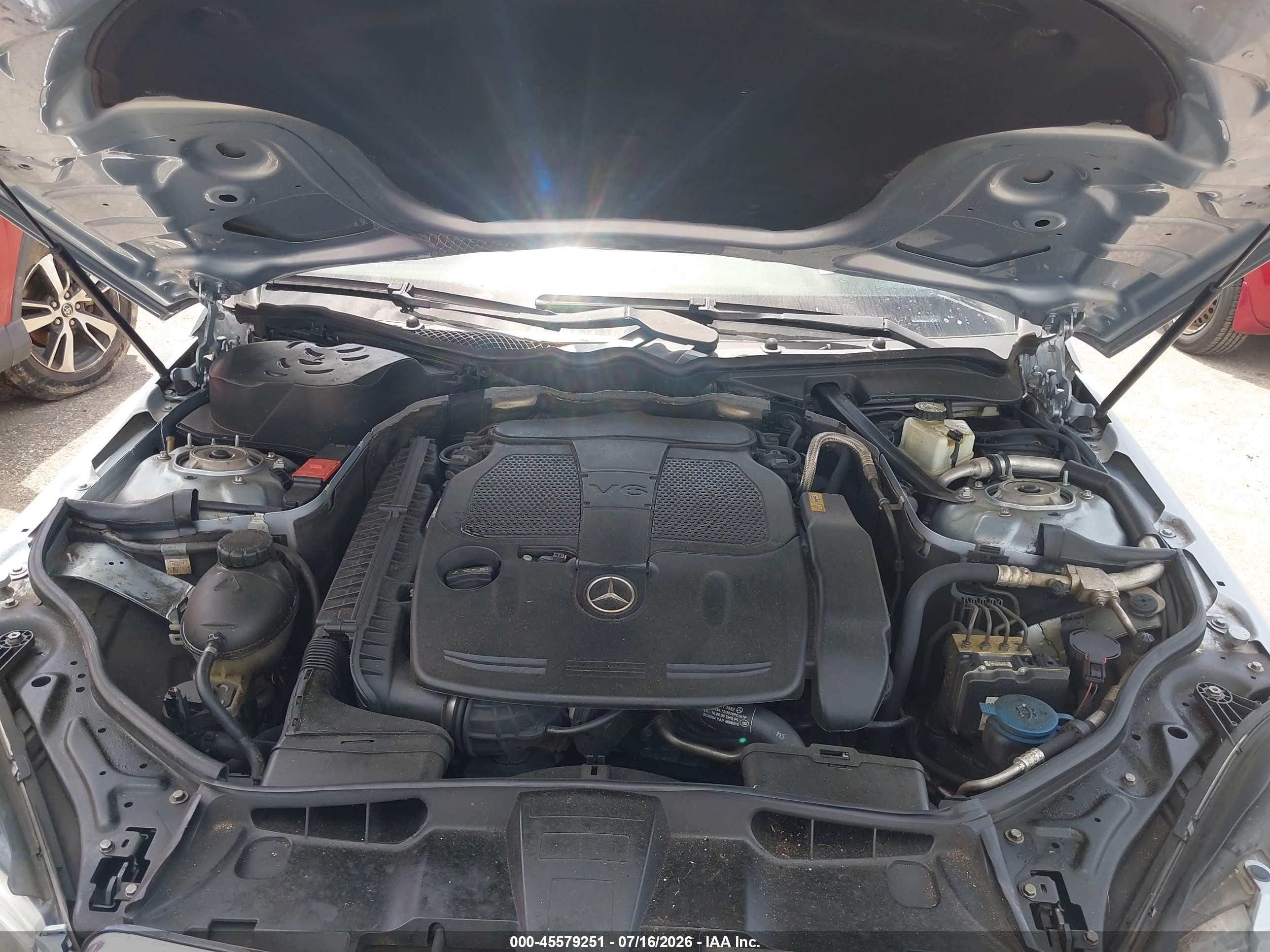 2013 Mercedes-benz E 350   Синий vin: WDDHF5KB9DA725759