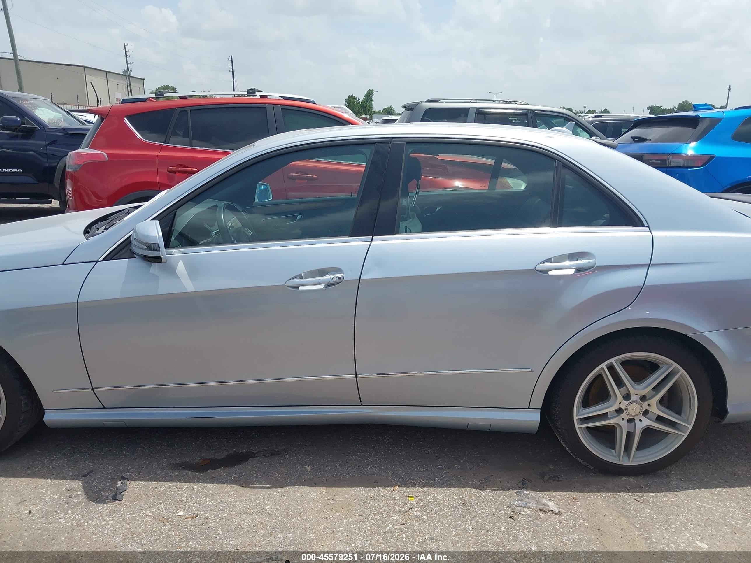 2013 Mercedes-benz E 350   Синий vin: WDDHF5KB9DA725759