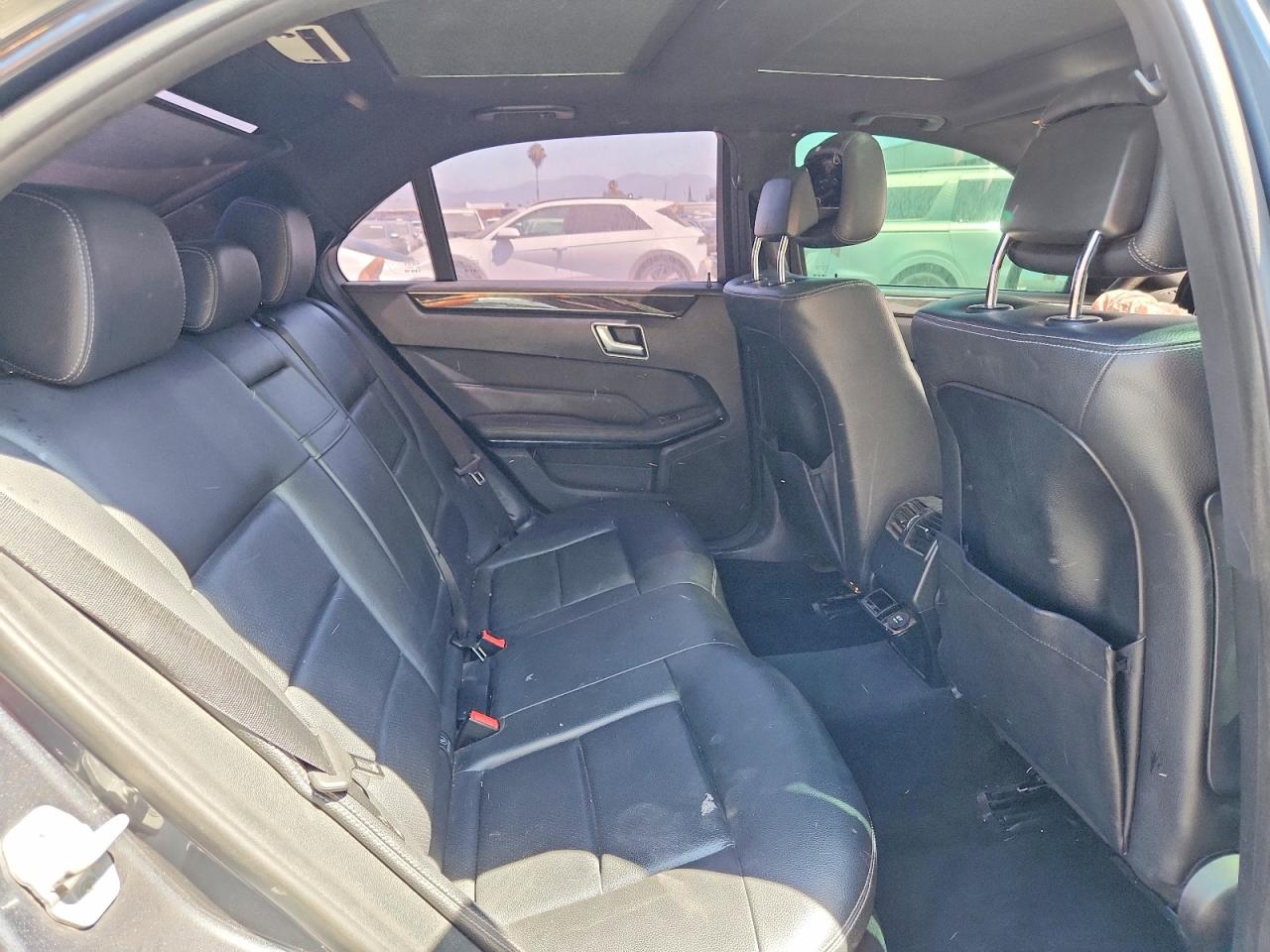 2014 Mercedes-benz E 350 Blue vin: WDDHF5KB9EA778933