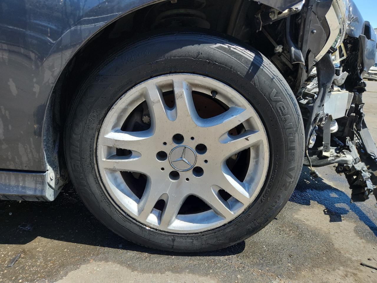 2014 Mercedes-benz E 350 Blue vin: WDDHF5KB9EA778933 Damage: Right Front Wheel, Curb Rash, > 12 Inches