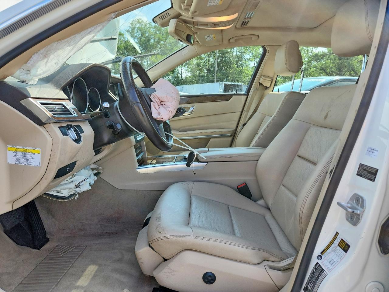 2014 Mercedes-benz E 350 White vin: WDDHF5KB9EA828021