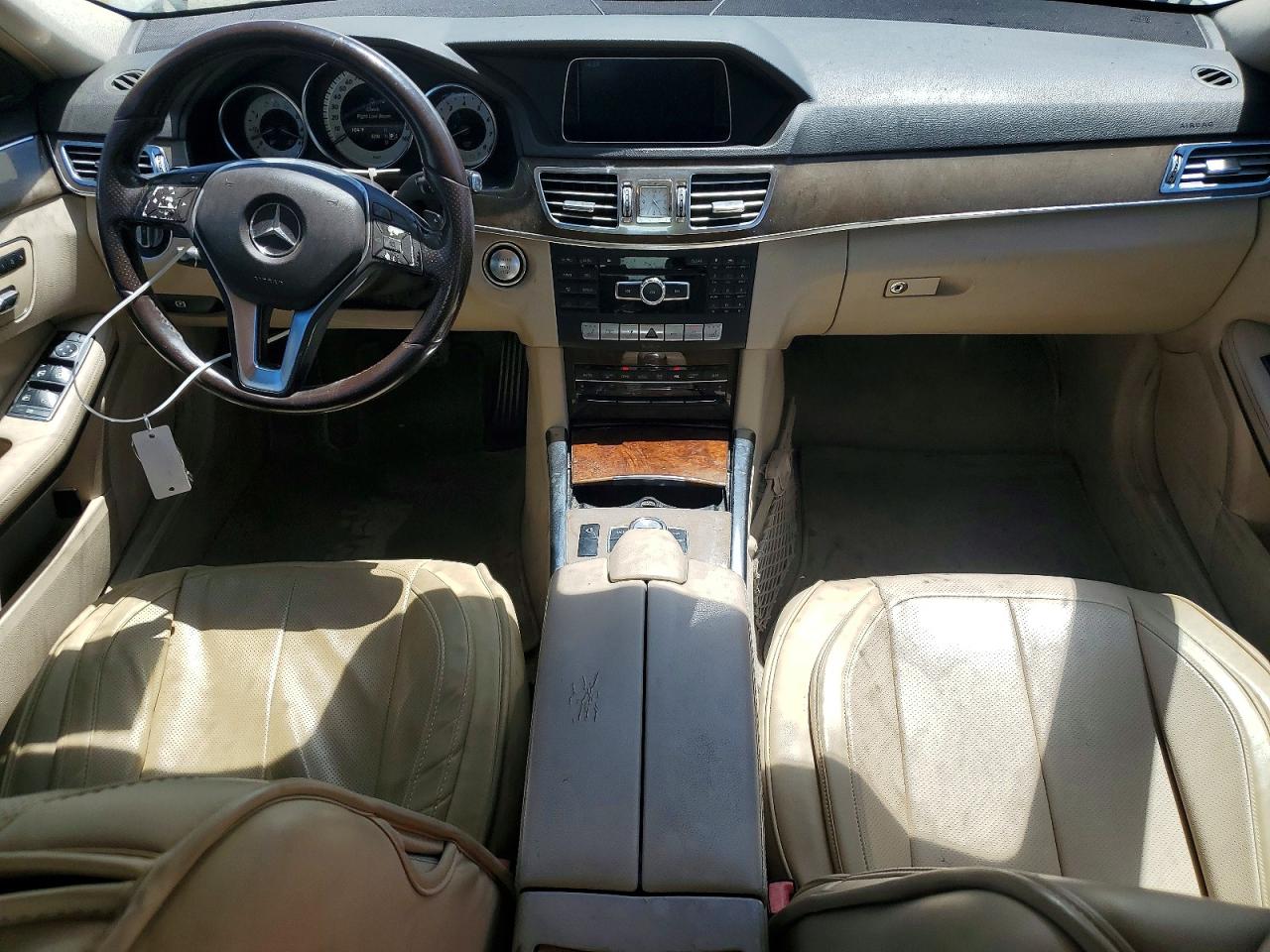 2014 Mercedes-benz E 350 White vin: WDDHF5KB9EA849919
