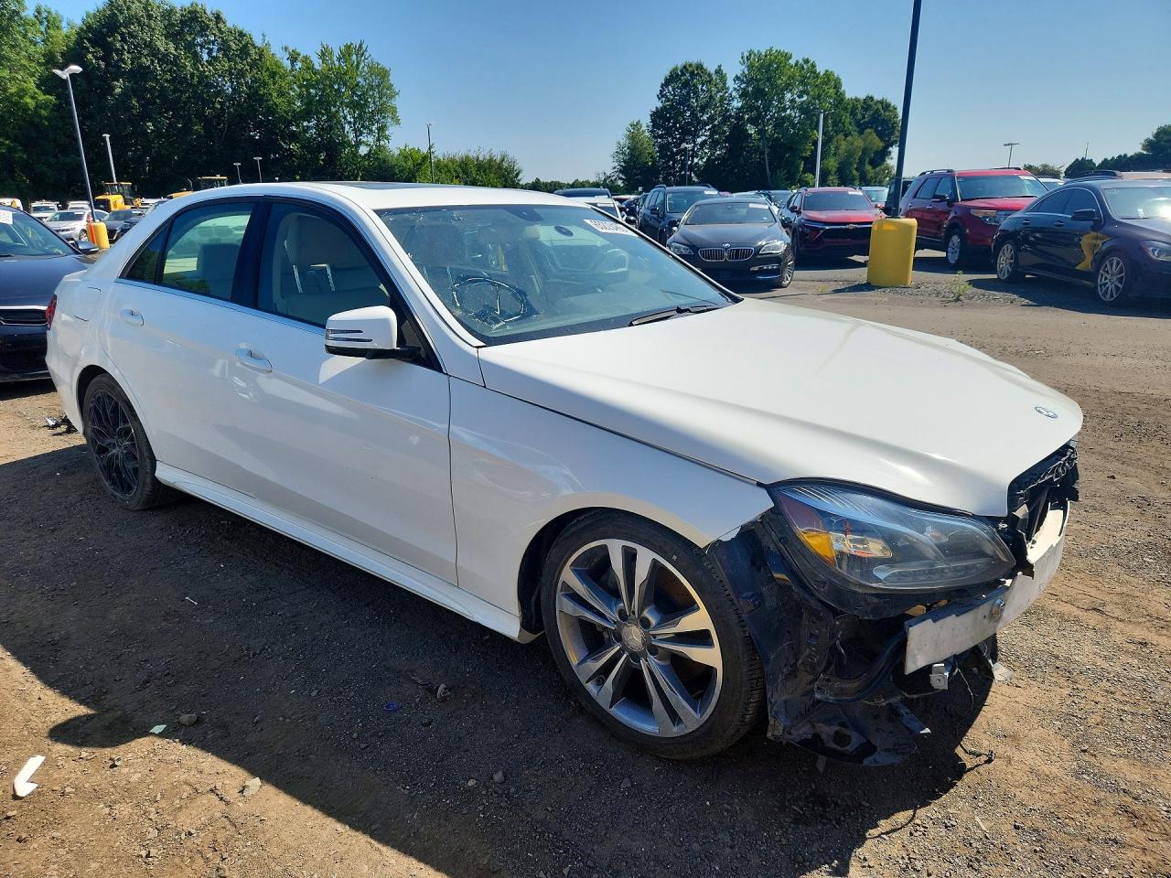 2014 Mercedes-benz E 350 White vin: WDDHF5KB9EB022559