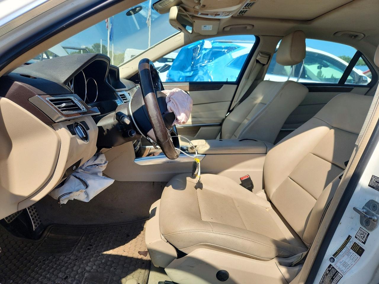 2014 Mercedes-benz E 350 White vin: WDDHF5KB9EB022559