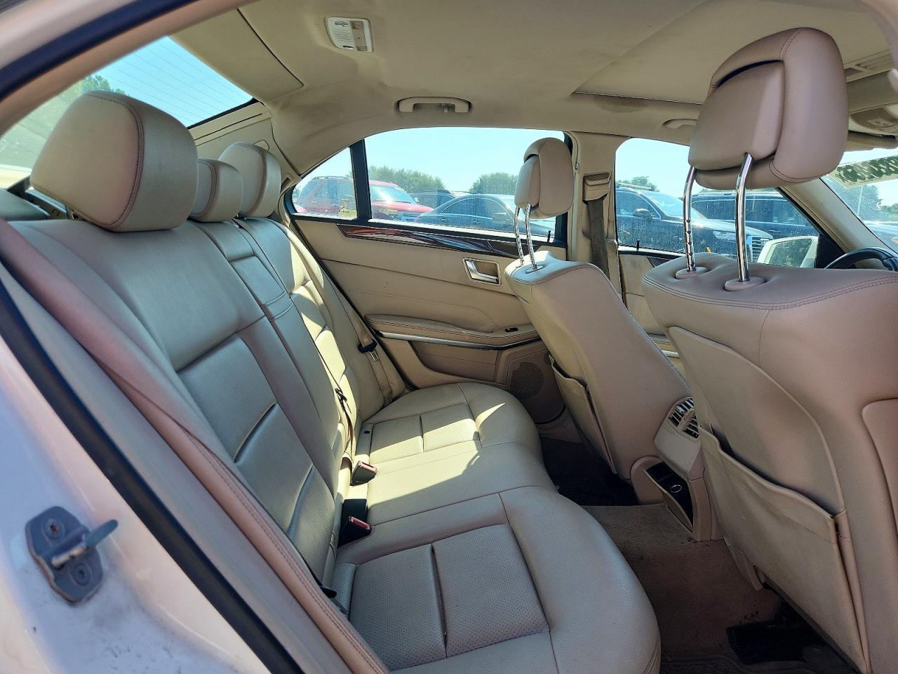 2014 Mercedes-benz E 350 Белый vin: WDDHF5KB9EB022559