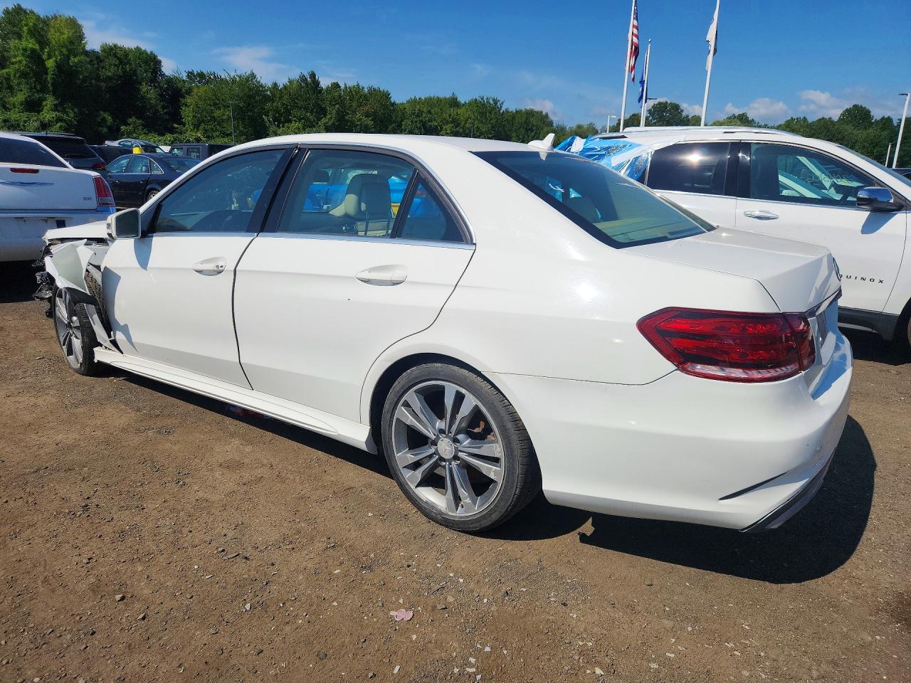 2014 Mercedes-benz E 350 Белый vin: WDDHF5KB9EB022559