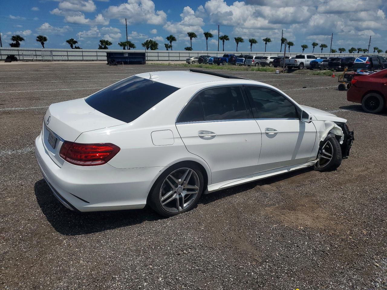 2014 Mercedes-benz E 350 Белый vin: WDDHF5KB9EB032539
