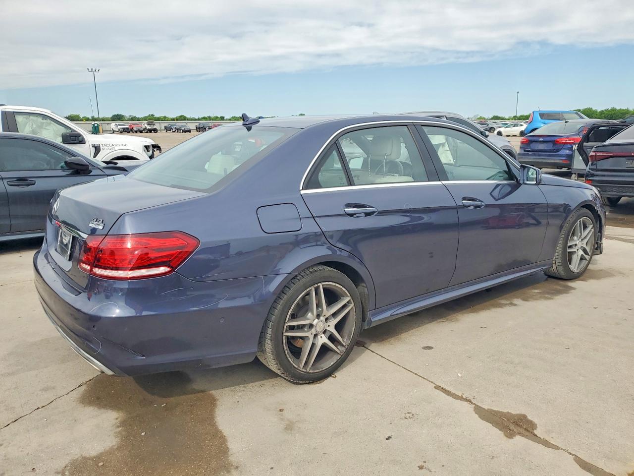2015 Mercedes-benz E 350 Blue vin: WDDHF5KB9FB099966