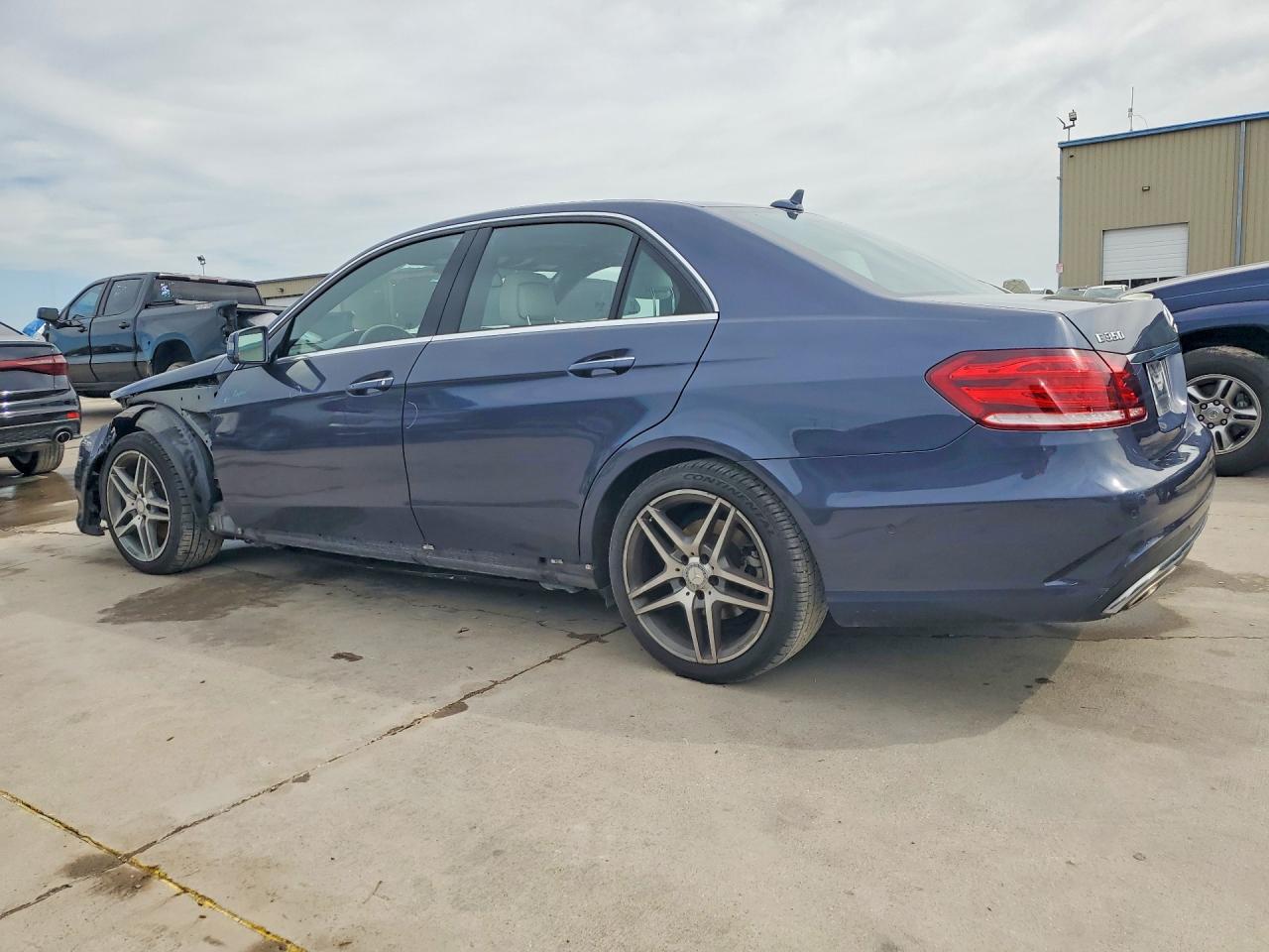 2015 Mercedes-benz E 350 Blue vin: WDDHF5KB9FB099966