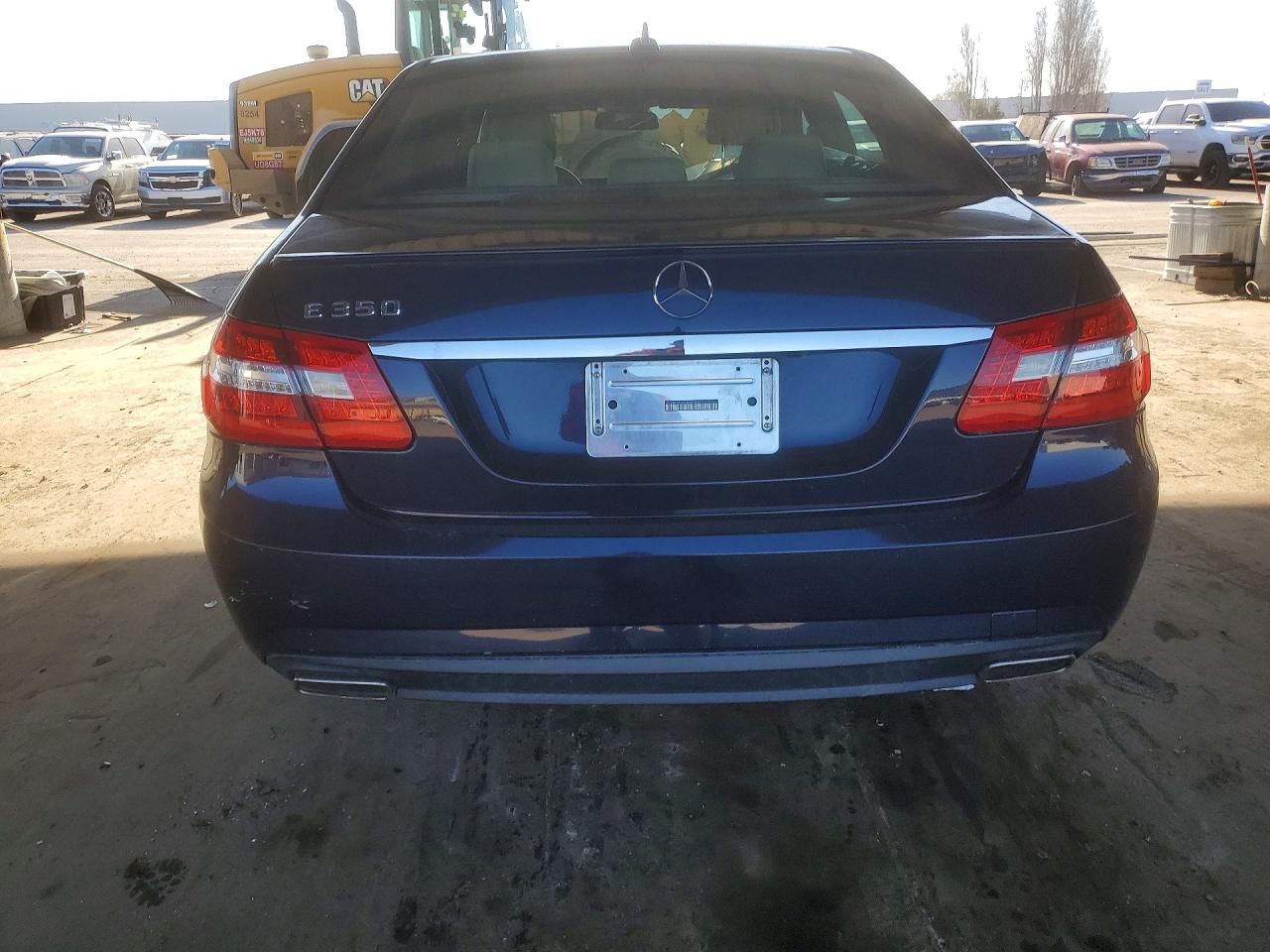 2012 Mercedes-benz E 350 Синий vin: WDDHF5KBXCA531840