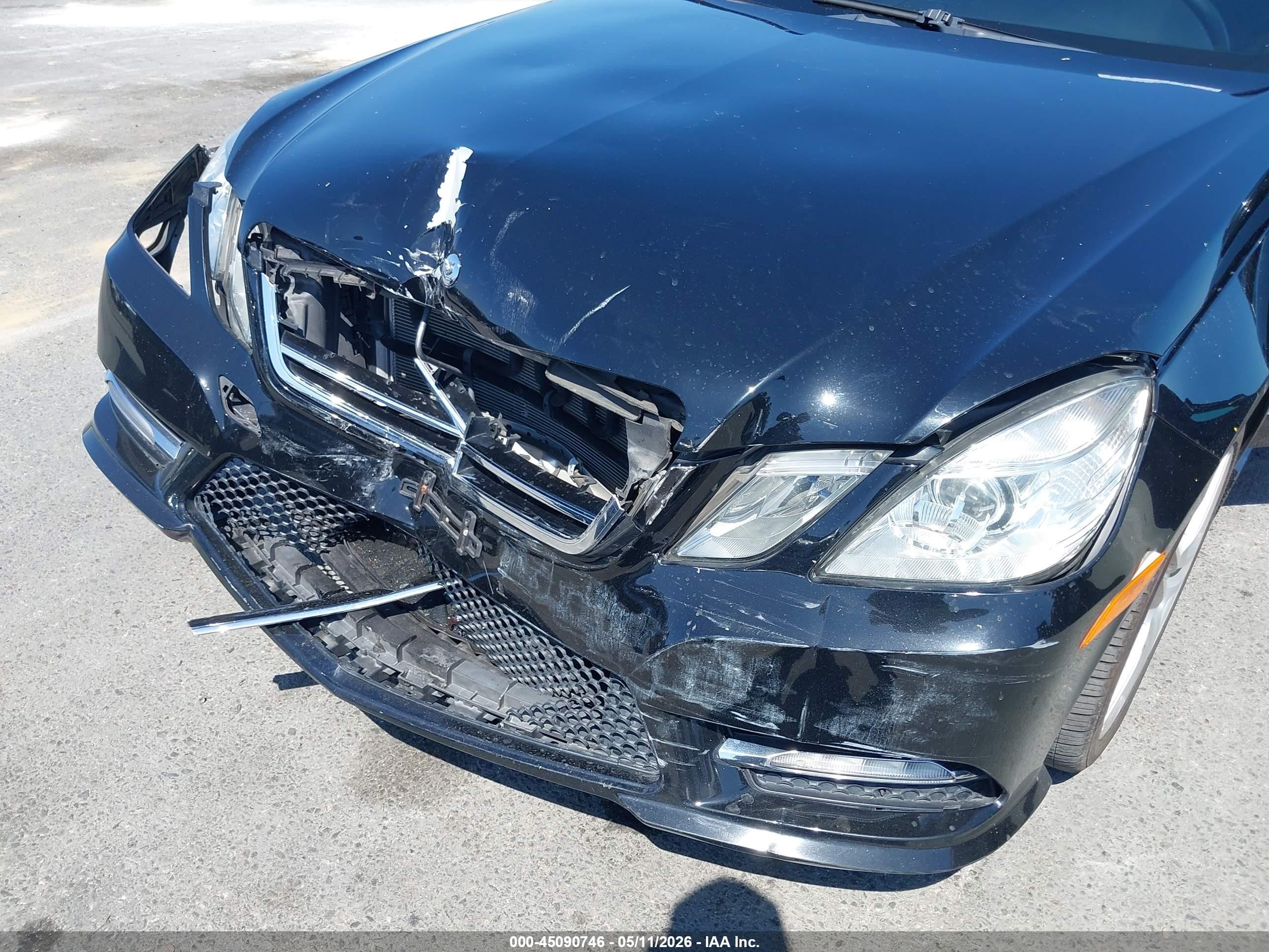 2012 Mercedes-benz E 350   Black vin: WDDHF5KBXCA554910