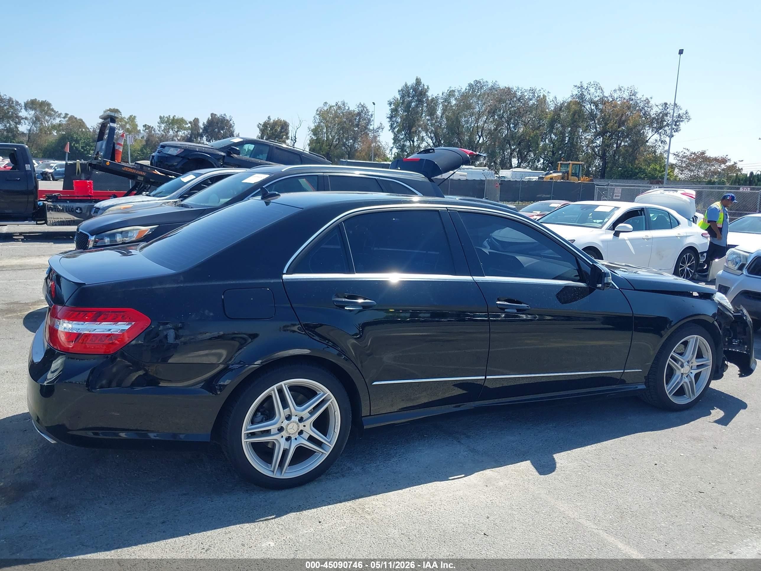 2012 Mercedes-benz E 350   Black vin: WDDHF5KBXCA554910