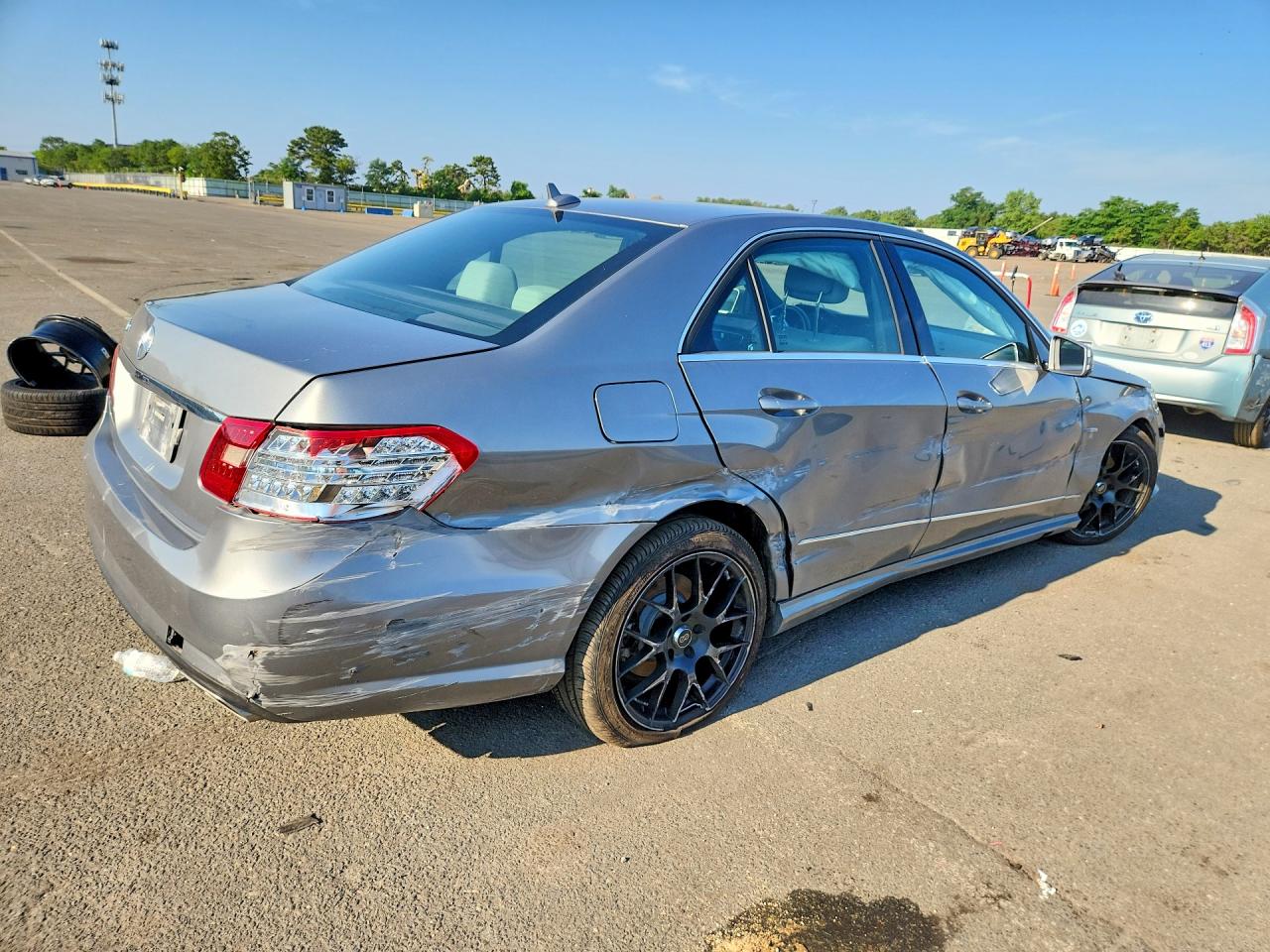 2012 Mercedes-benz E 350 Серебряный vin: WDDHF5KBXCA570489