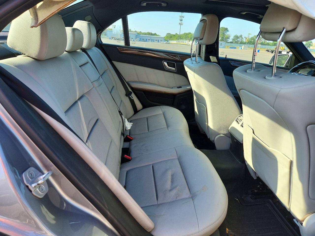 2012 Mercedes-benz E 350 Серебряный vin: WDDHF5KBXCA570489