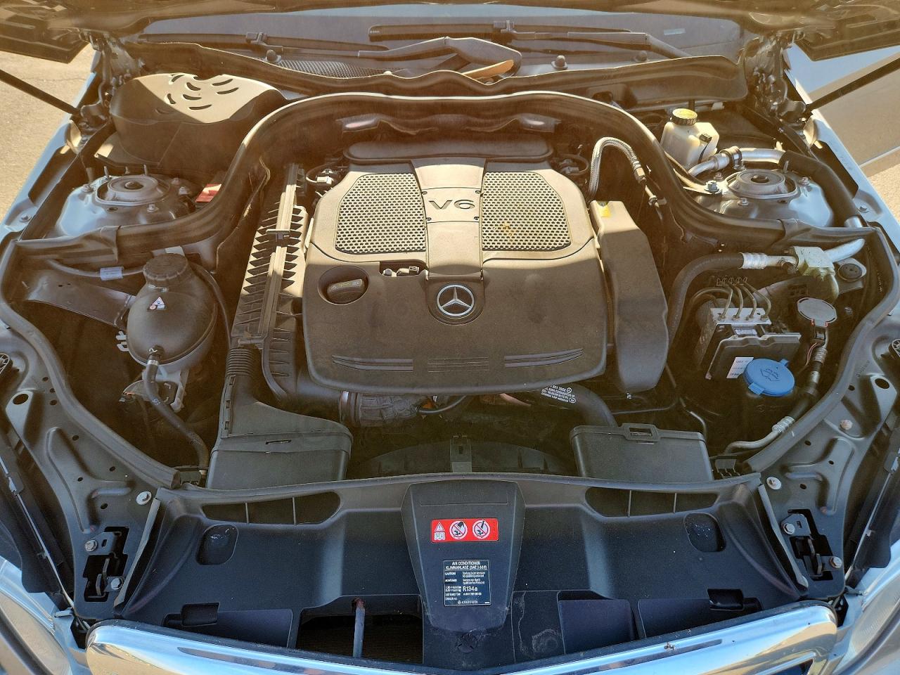 2012 Mercedes-benz E 350 Серебряный vin: WDDHF5KBXCA570489