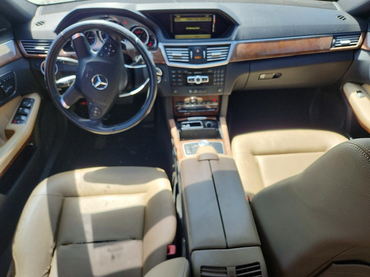 2012 Mercedes-benz E 350 White vin: WDDHF5KBXCA613356
