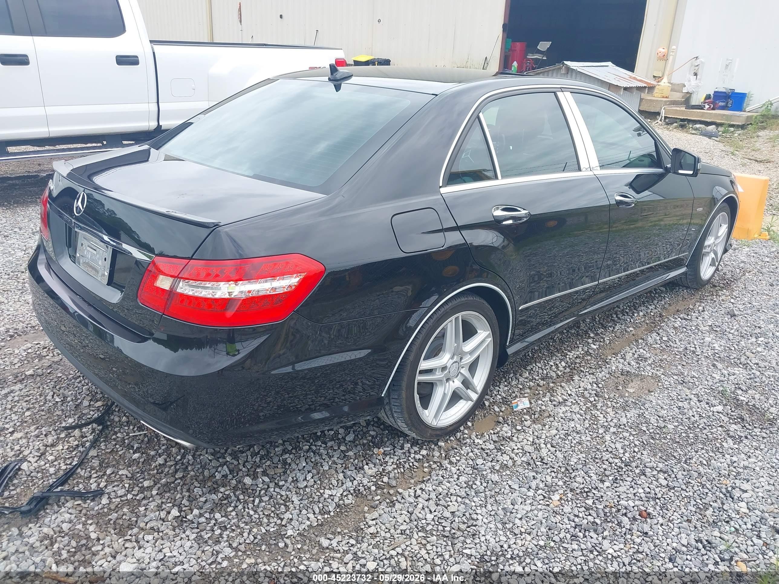 2012 Mercedes-benz E 350   Black vin: WDDHF5KBXCA616046
