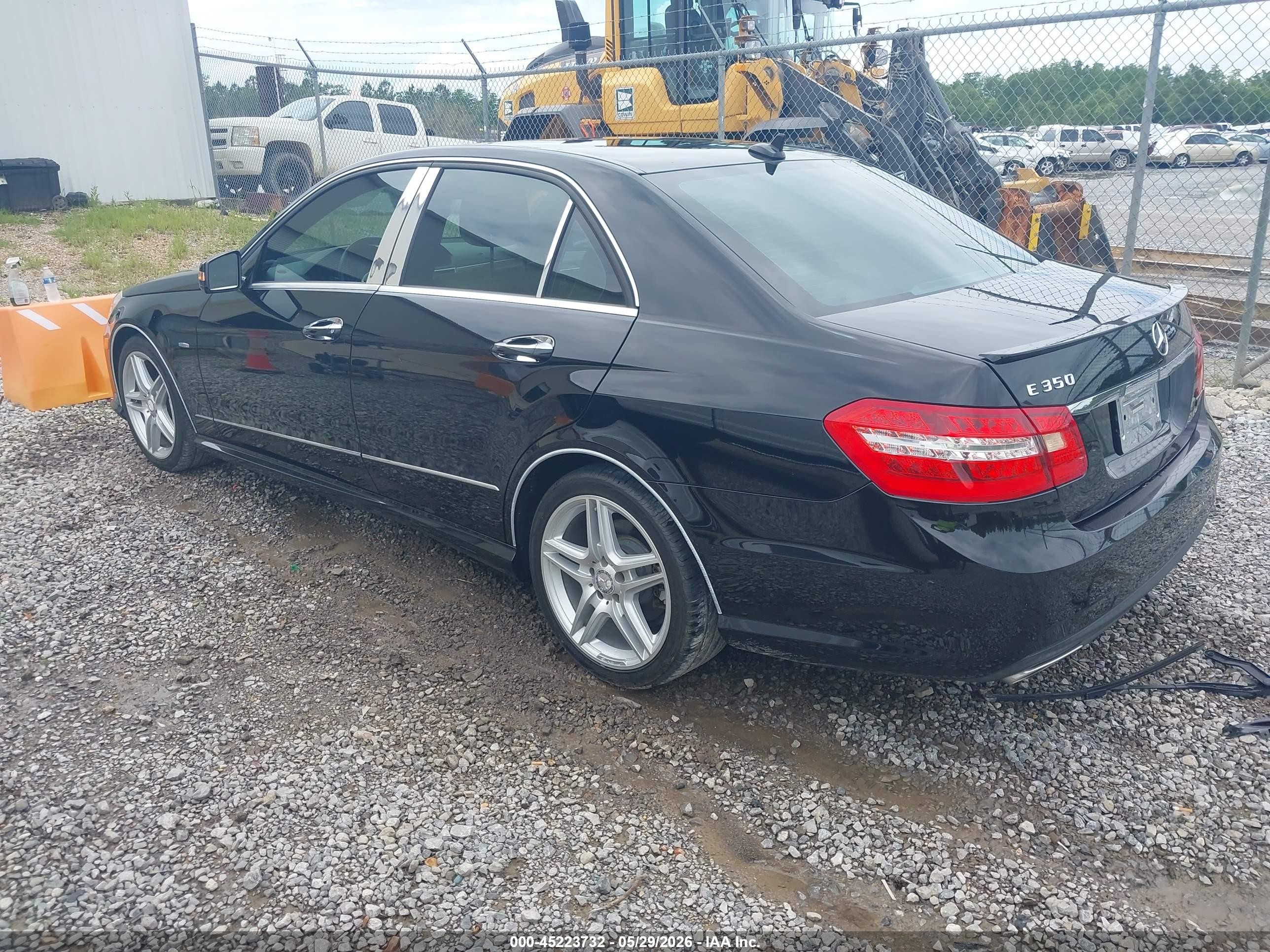 2012 Mercedes-benz E 350   Black vin: WDDHF5KBXCA616046